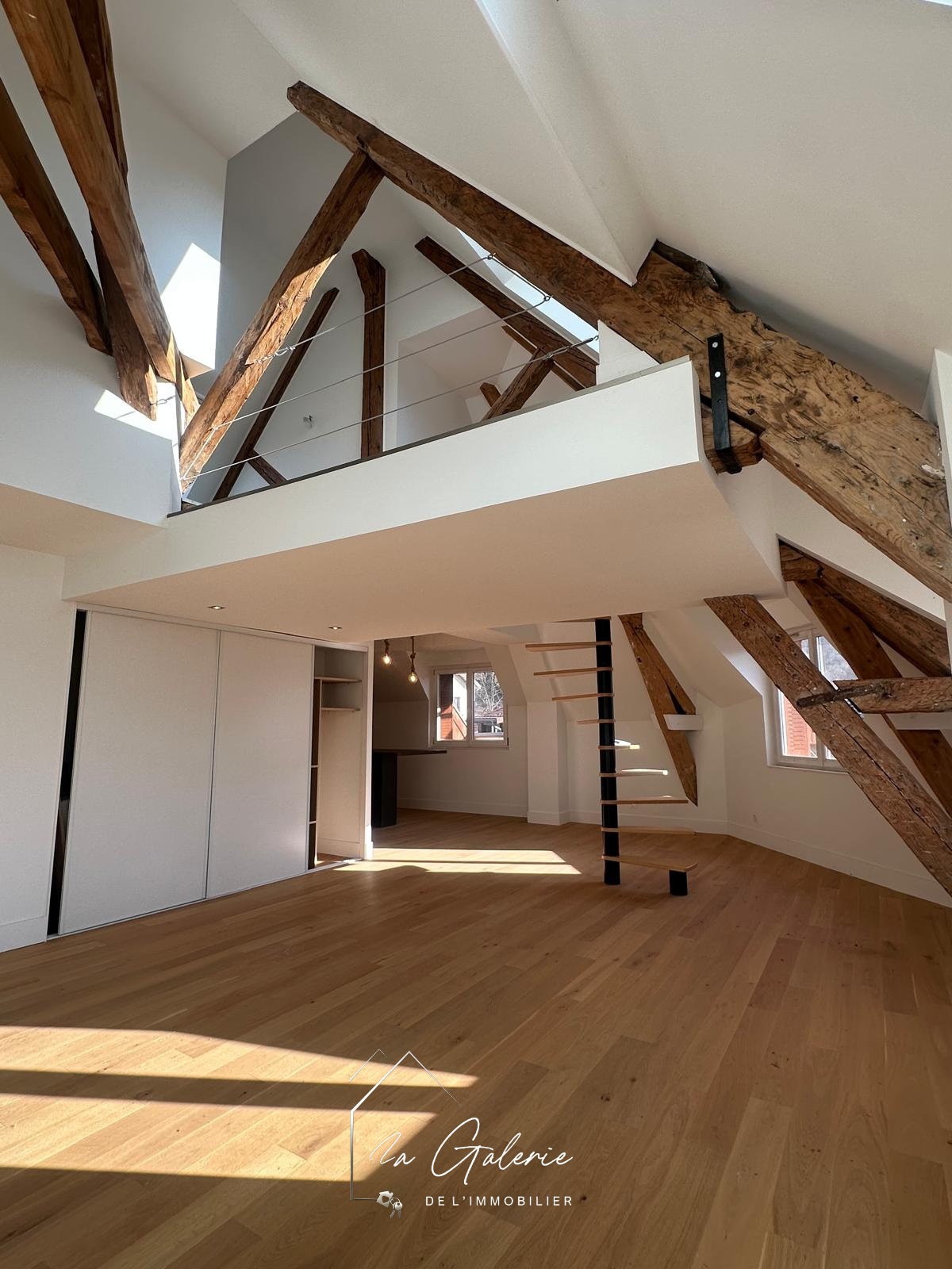 T4 MODERNE A SAINT EGREVE — photo 2