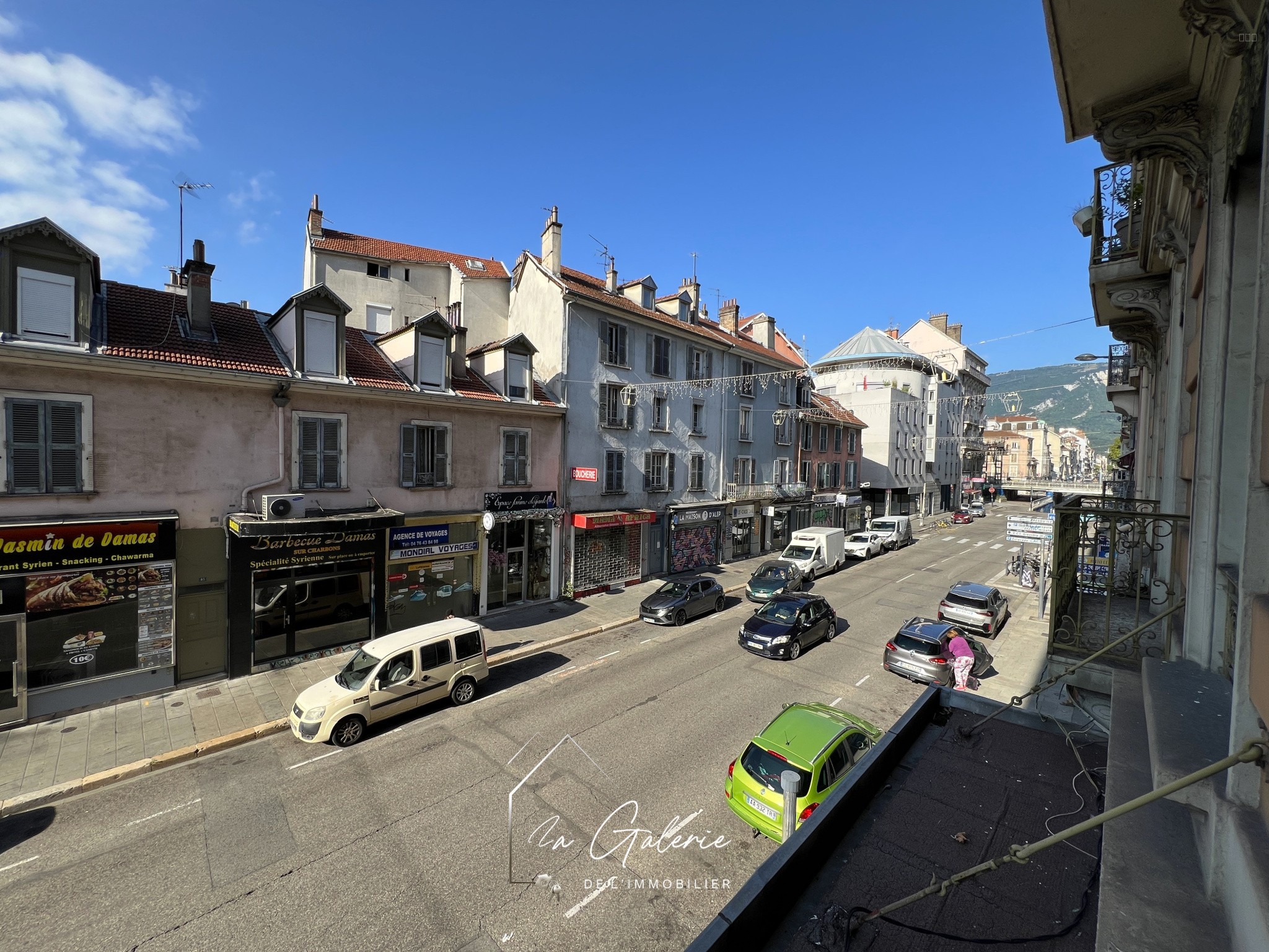T4 PROCHE HYPER CENTRE — photo 3