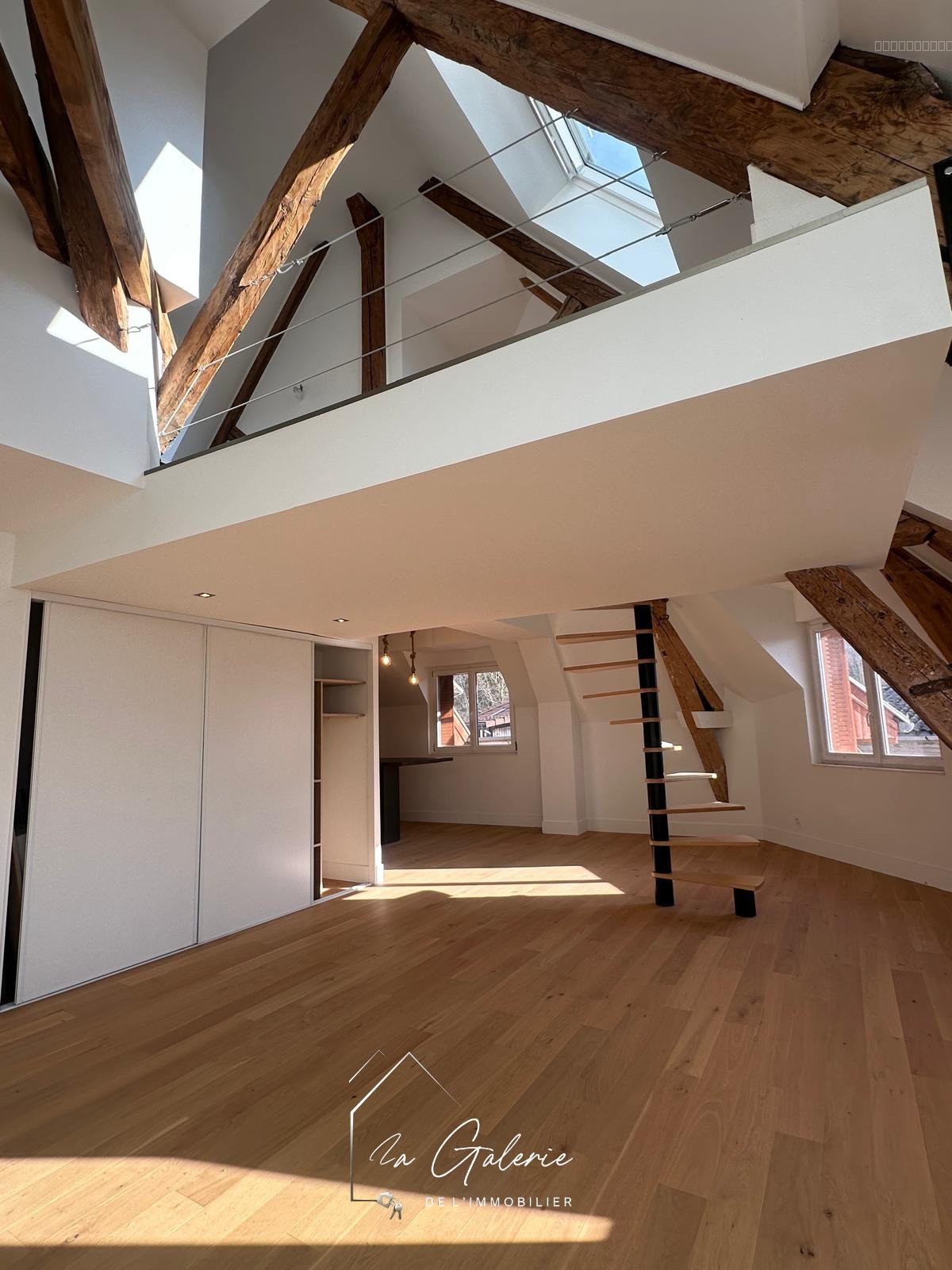 T4 MODERNE A SAINT EGREVE — photo 15