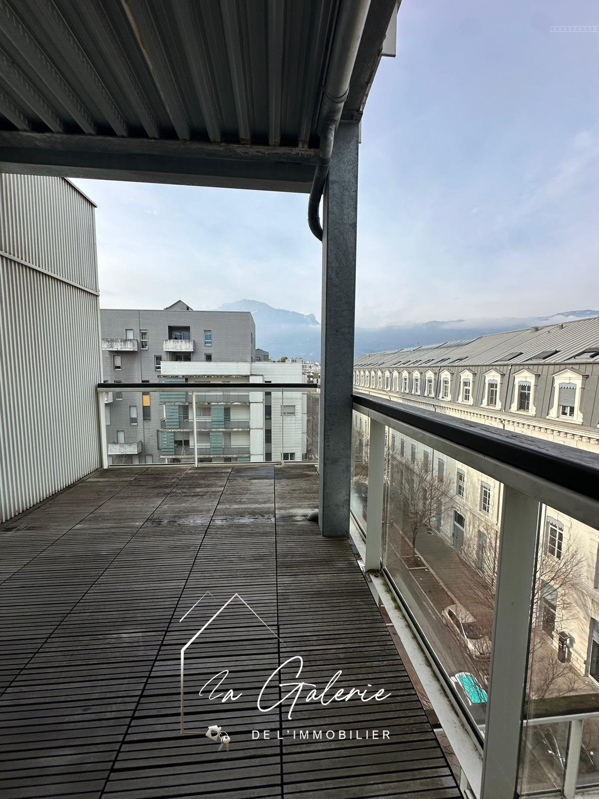 APPARTEMENT T4 CASERNE DE BONNE AVEC EXTERIEURS — photo 5