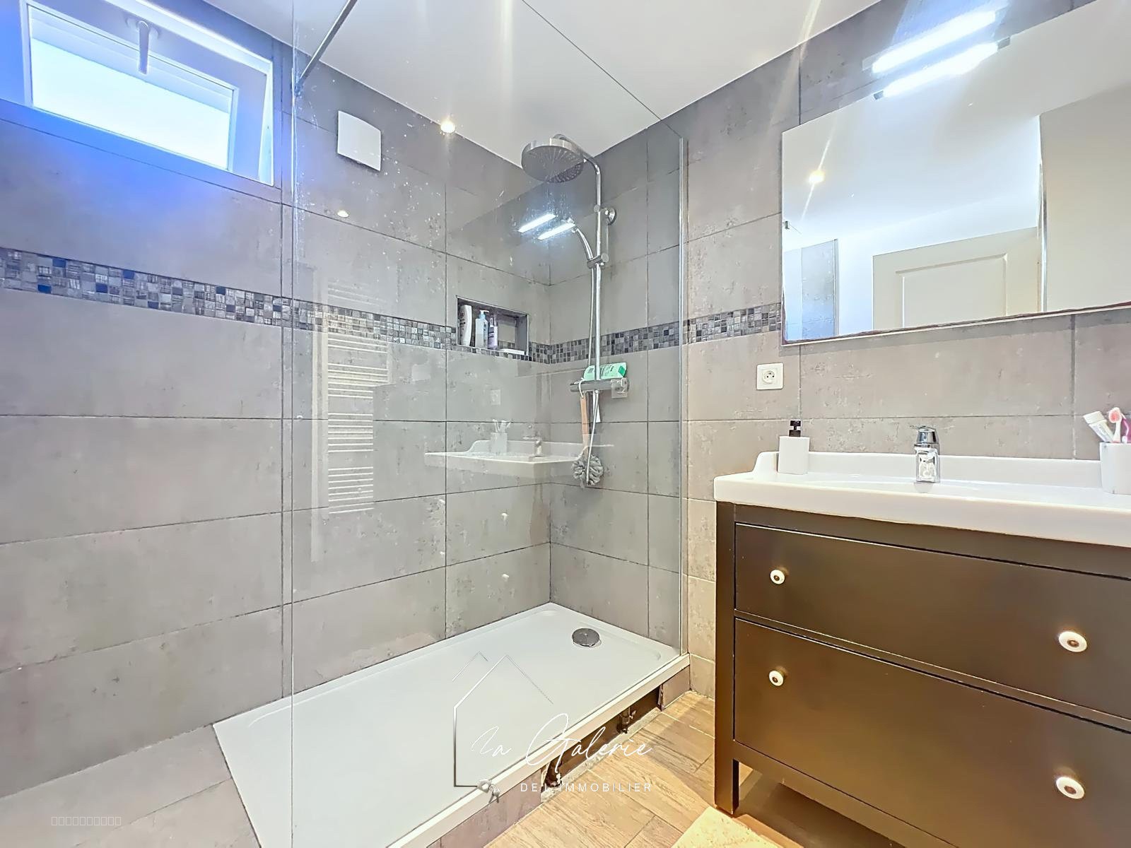 VENTE MAISON ECHIROLLES — photo 2