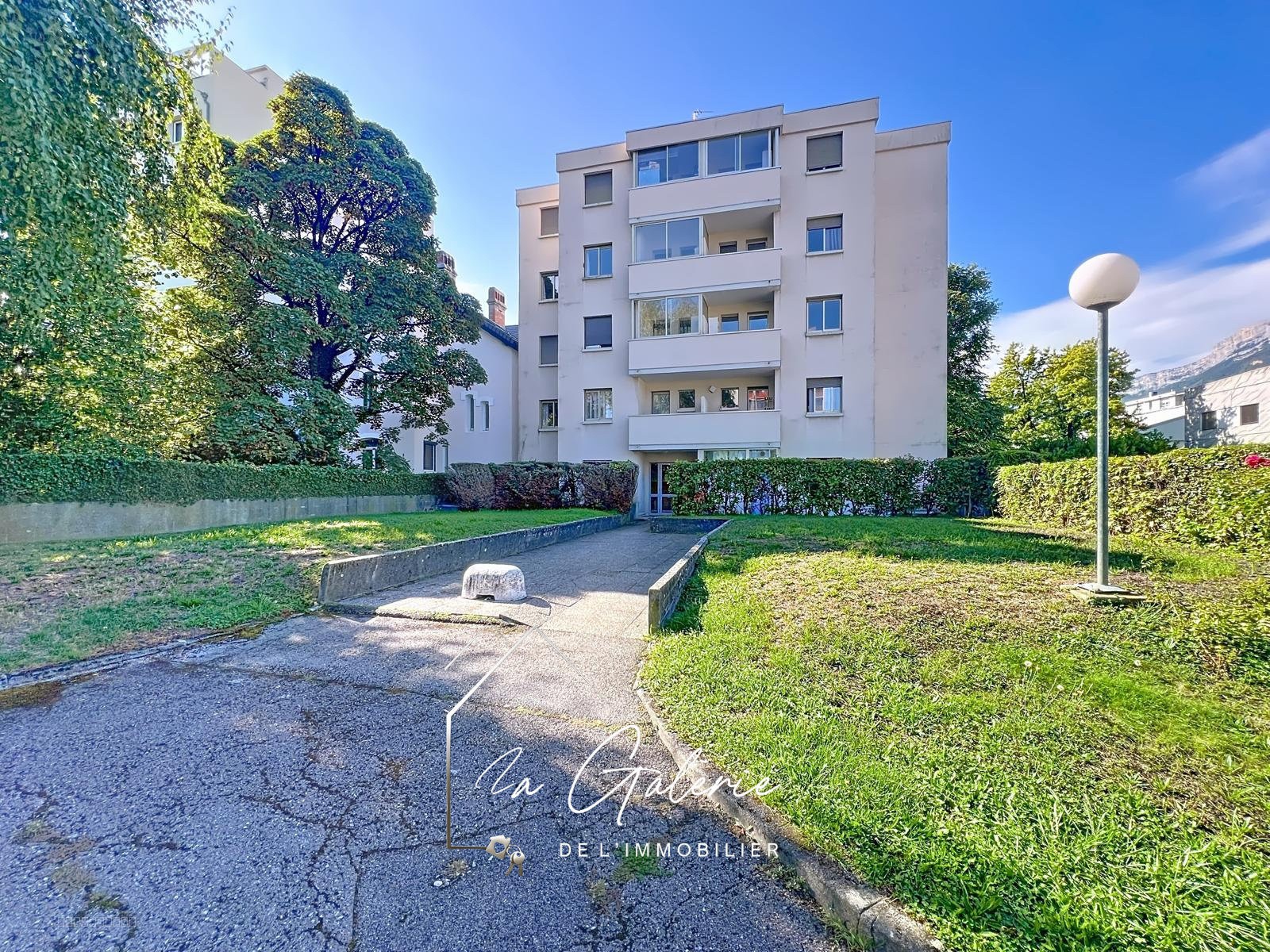 STUDIO AVEC TERRASSE DE 33M2 GRENOBLE — photo 2