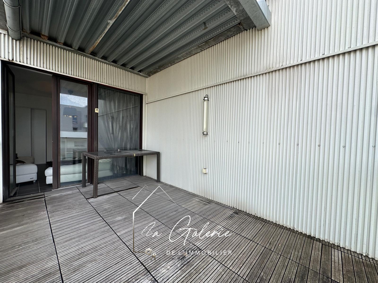 APPARTEMENT T4 CASERNE DE BONNE AVEC EXTERIEURS — photo 4