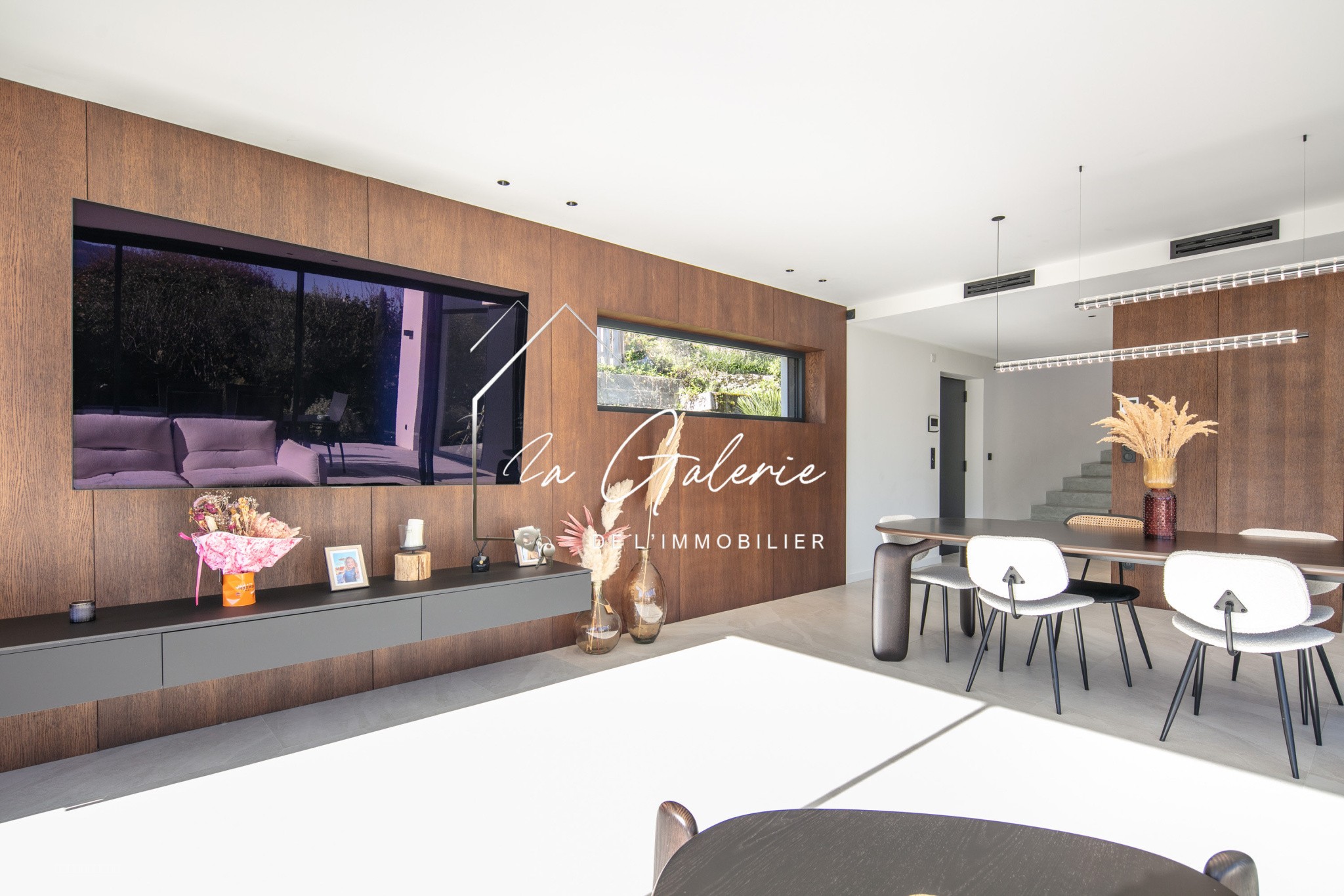 Maison d'architecte de 157 m2 avec piscine et garage — photo 8