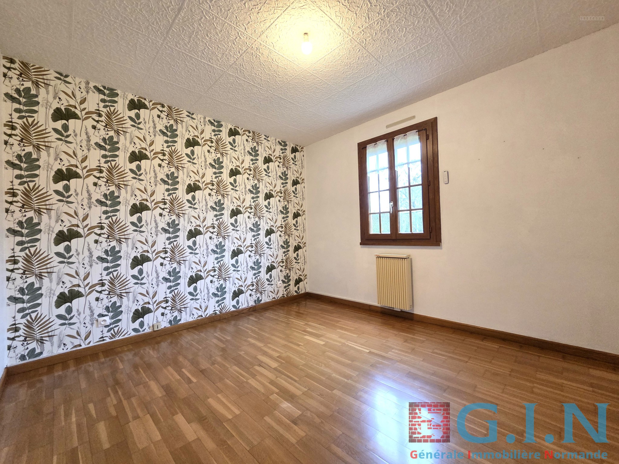 Maison plain-pied 5 pièces 94m2 avec garage et dépendance — photo 9