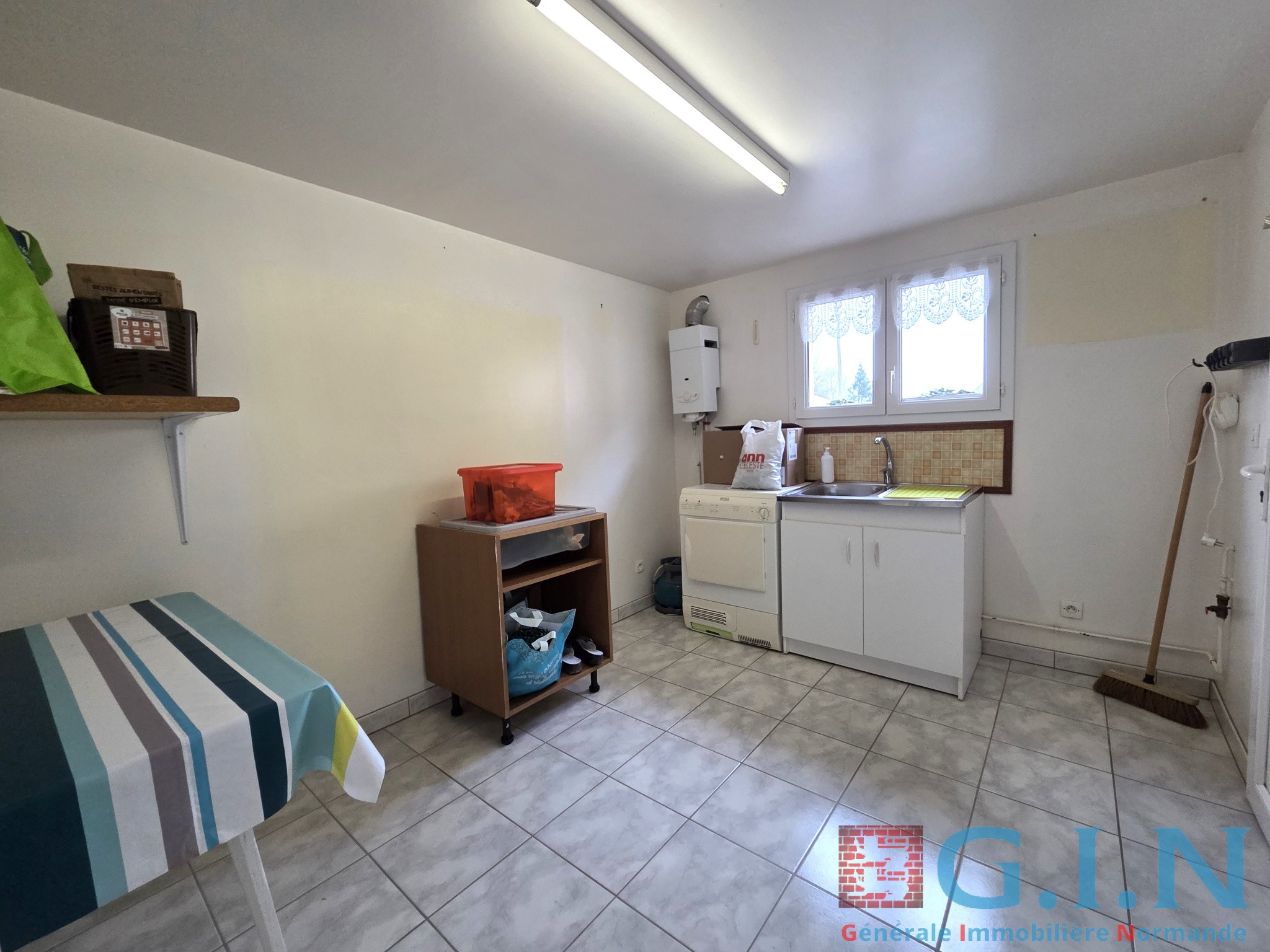 Maison plain-pied 5 pièces 94m2 avec garage et dépendance — photo 16