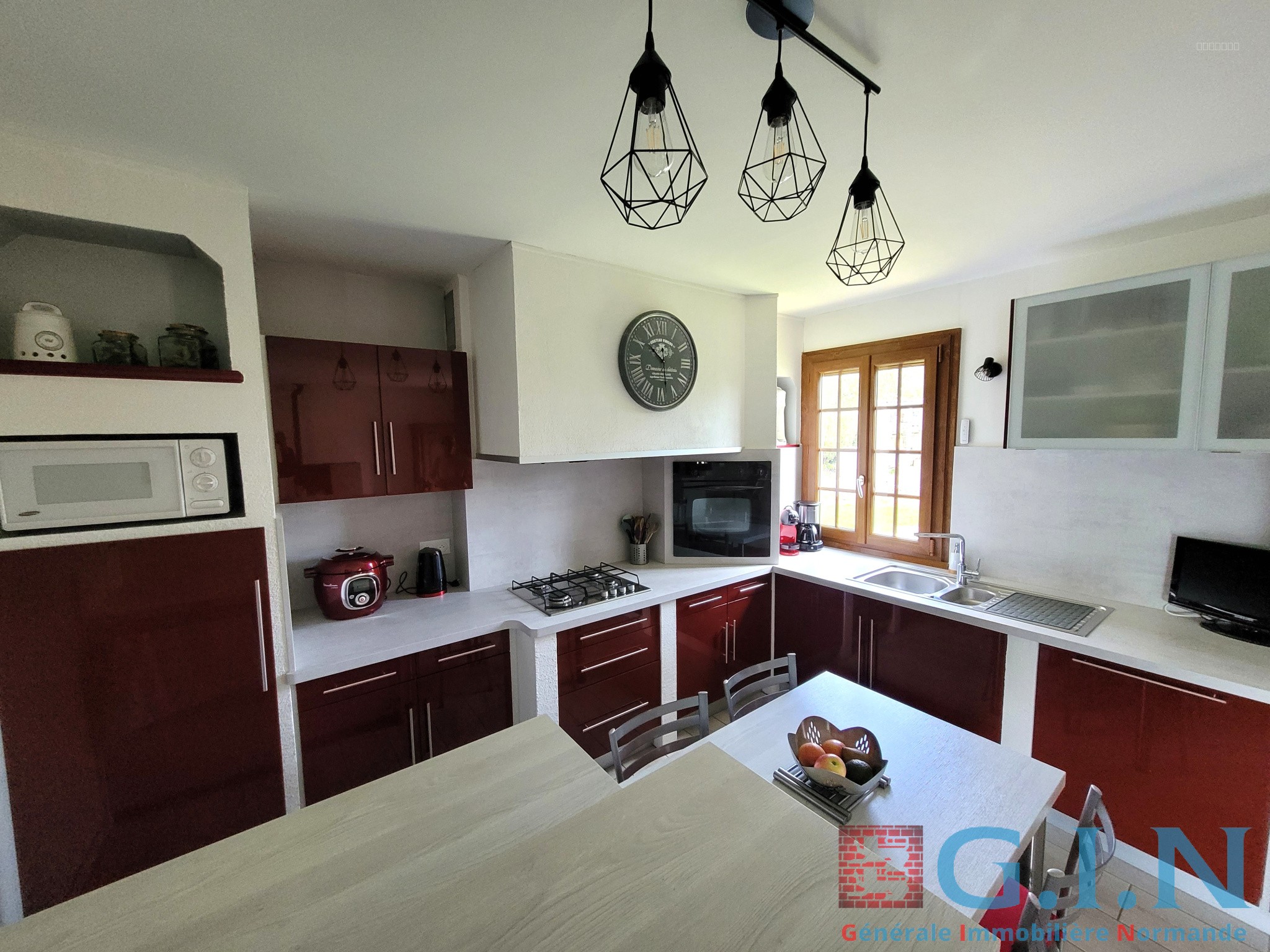Maison plain-pied 5 pièces 94m2 avec garage et dépendance — photo 3
