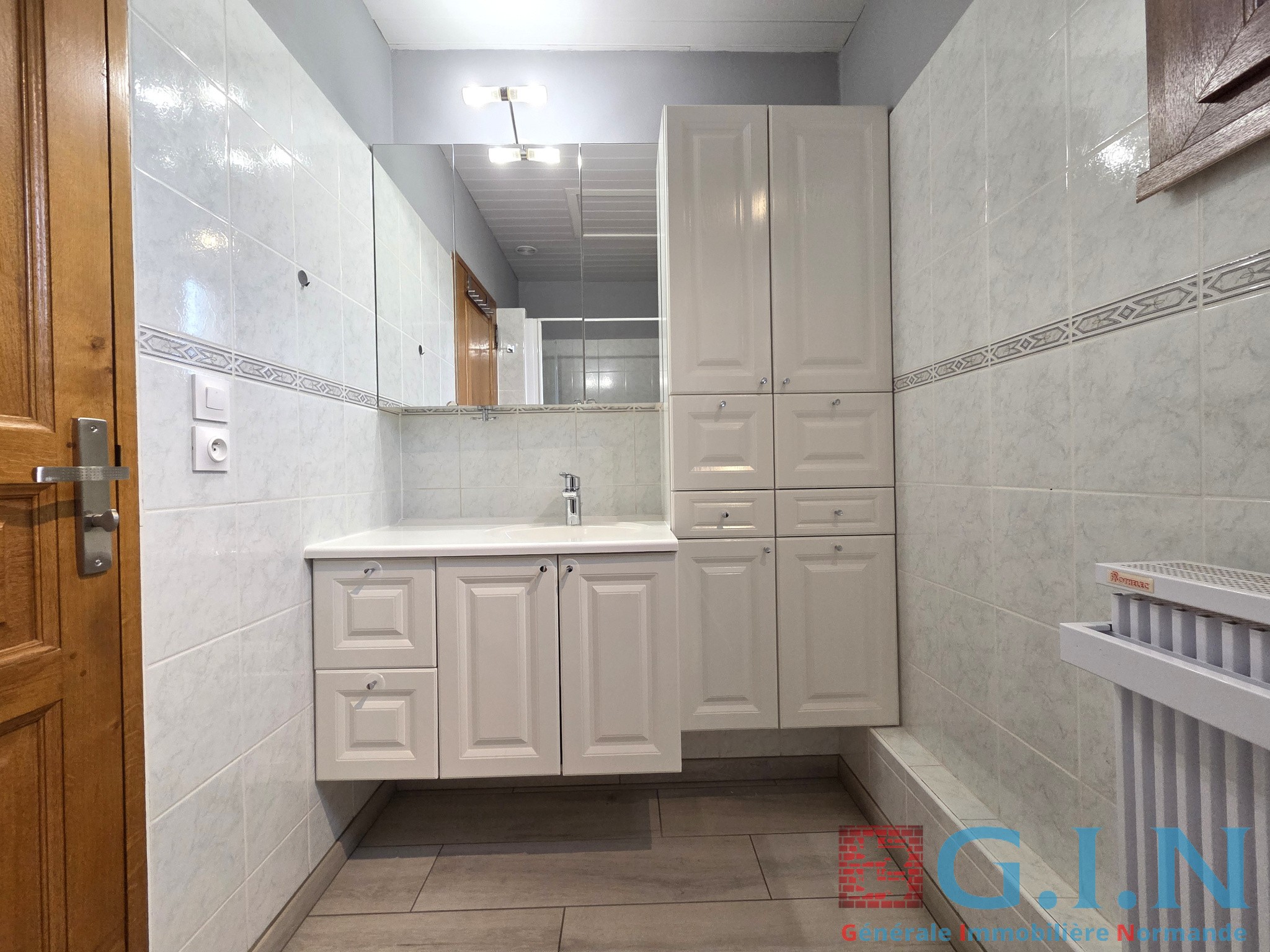 Maison plain-pied 5 pièces 94m2 avec garage et dépendance — photo 12