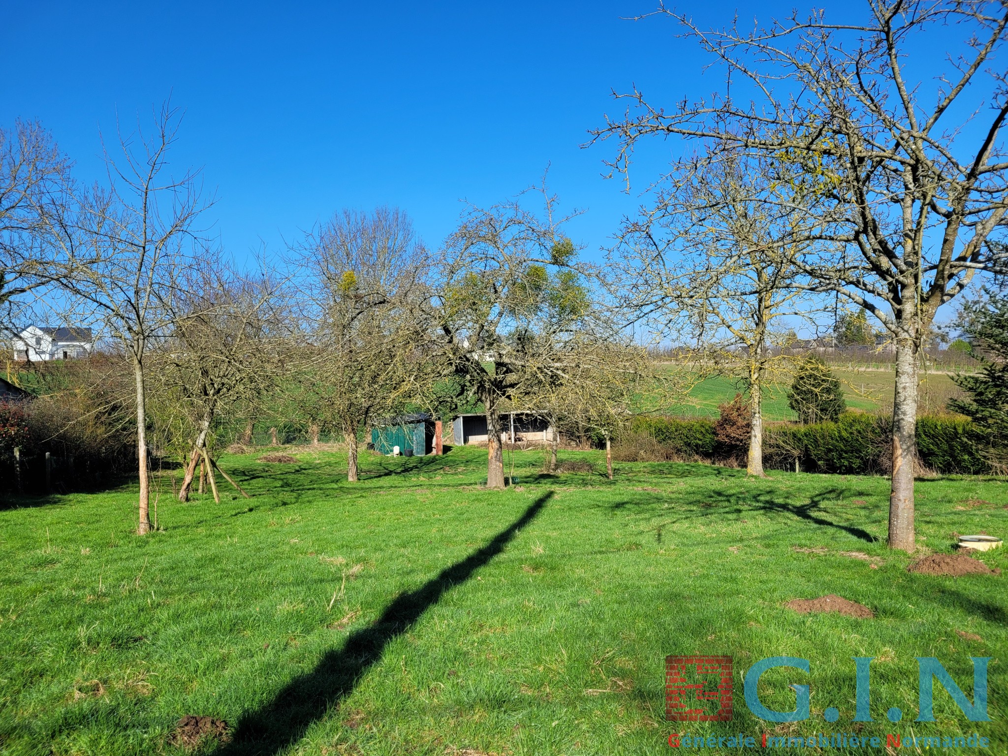 TERRAIN CONSTRUCTIBLE 1375m2 — photo 3