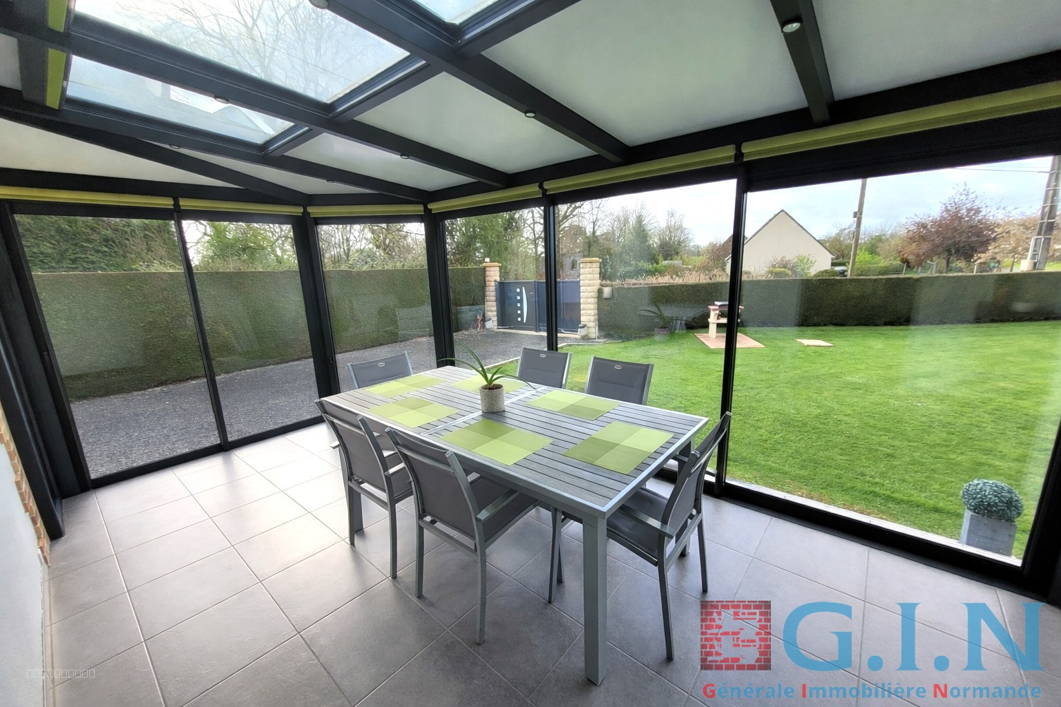 Maison plain-pied 5 pièces 94m2 avec garage et dépendance — photo 2