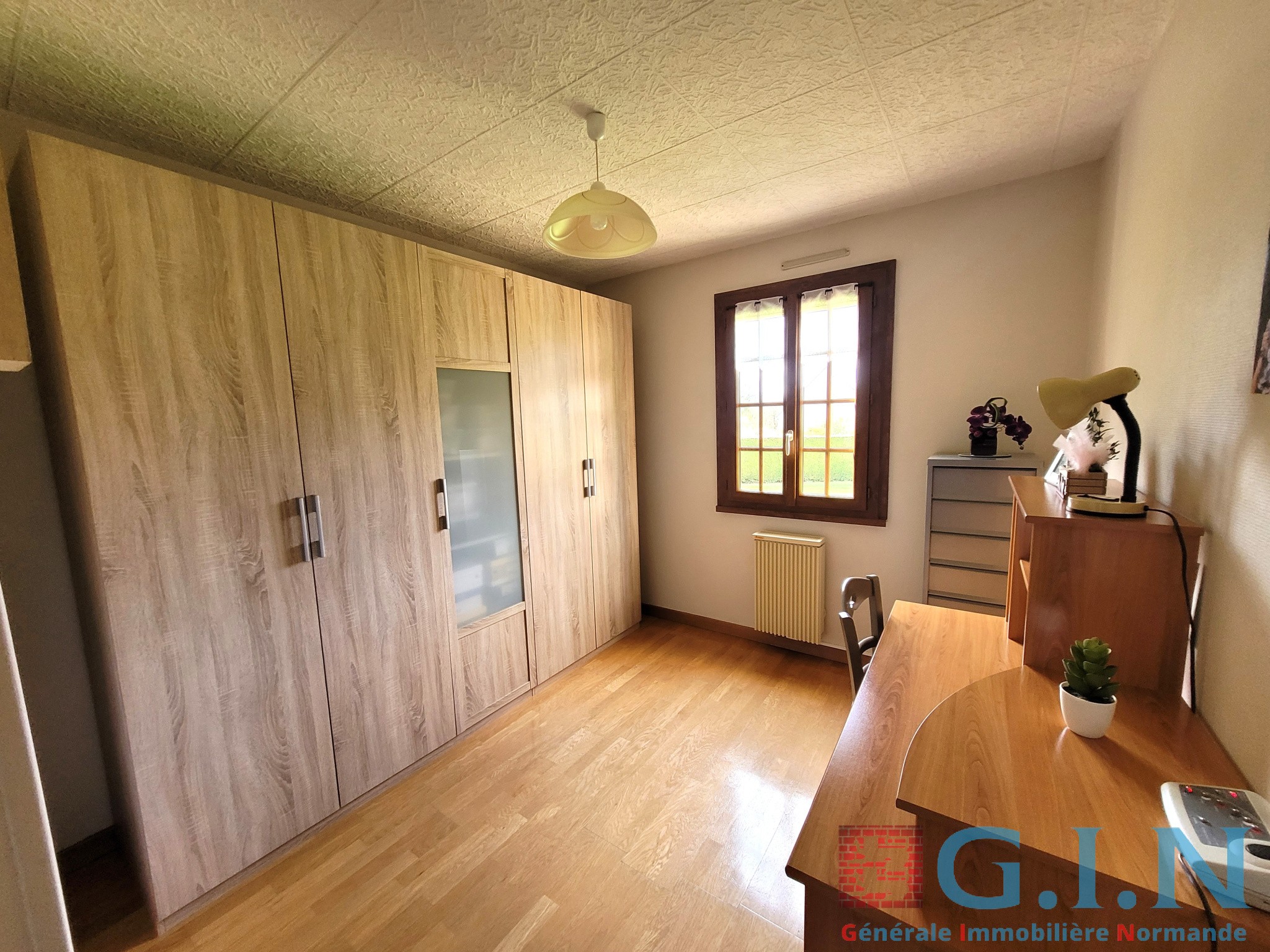 Maison plain-pied 5 pièces 94m2 avec garage et dépendance — photo 11