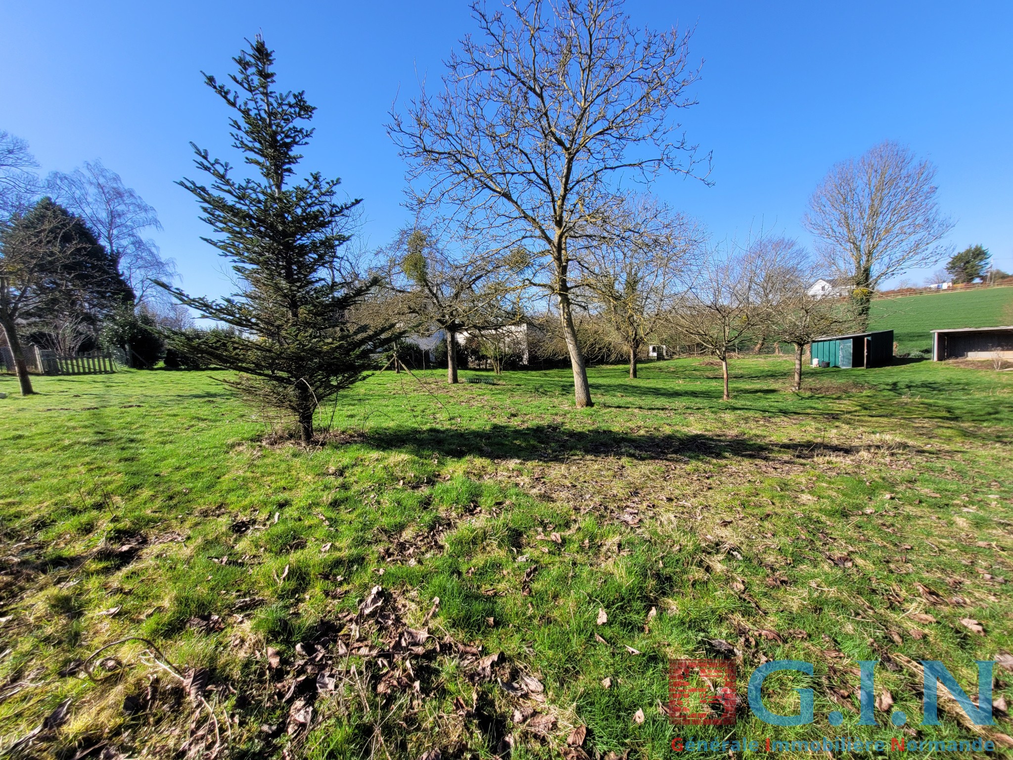 TERRAIN CONSTRUCTIBLE 1375m2 — photo 4