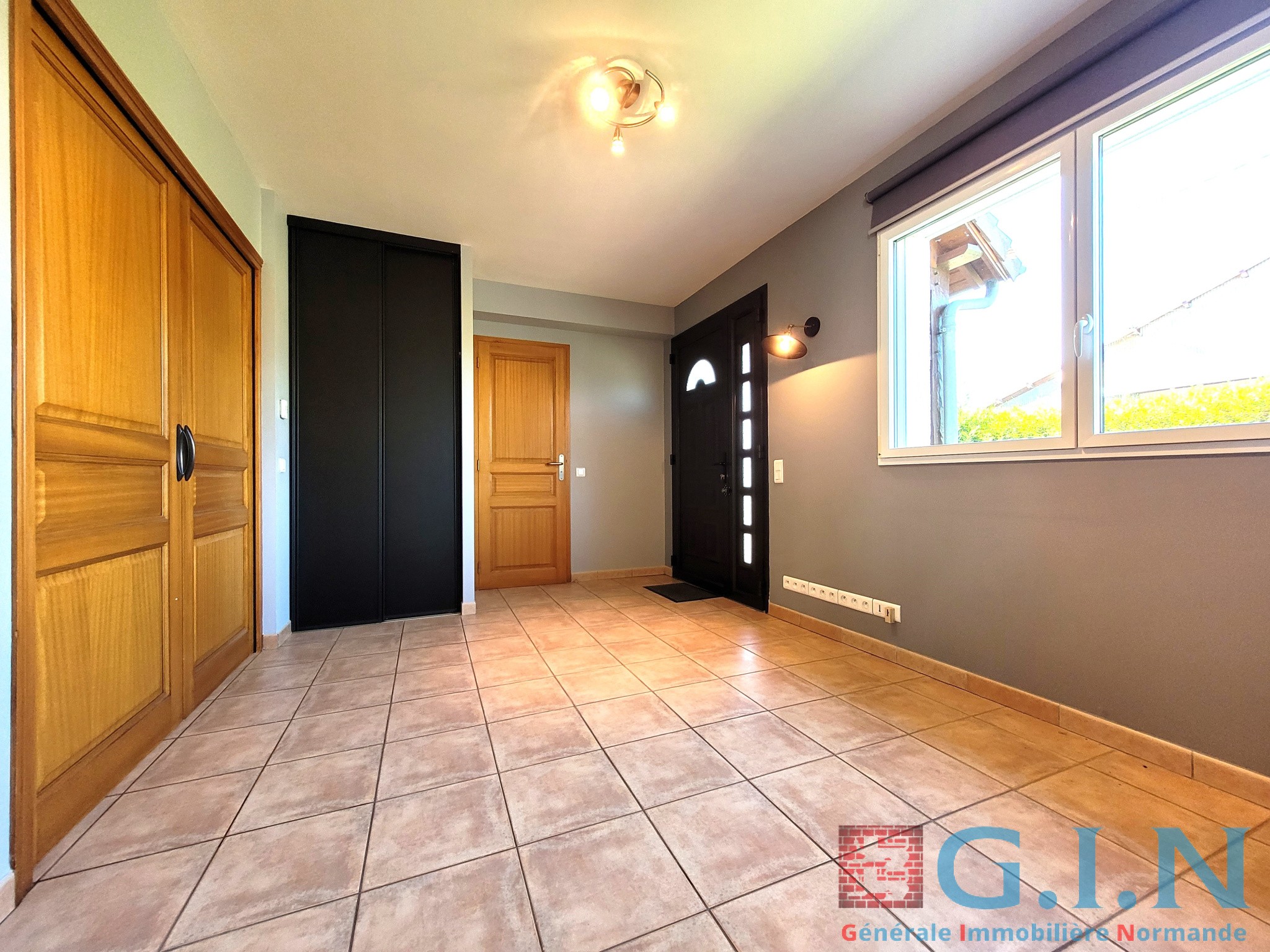 2 MAISONS 215M2 AVEC 2236M2 DE TERRAIN. — photo 4