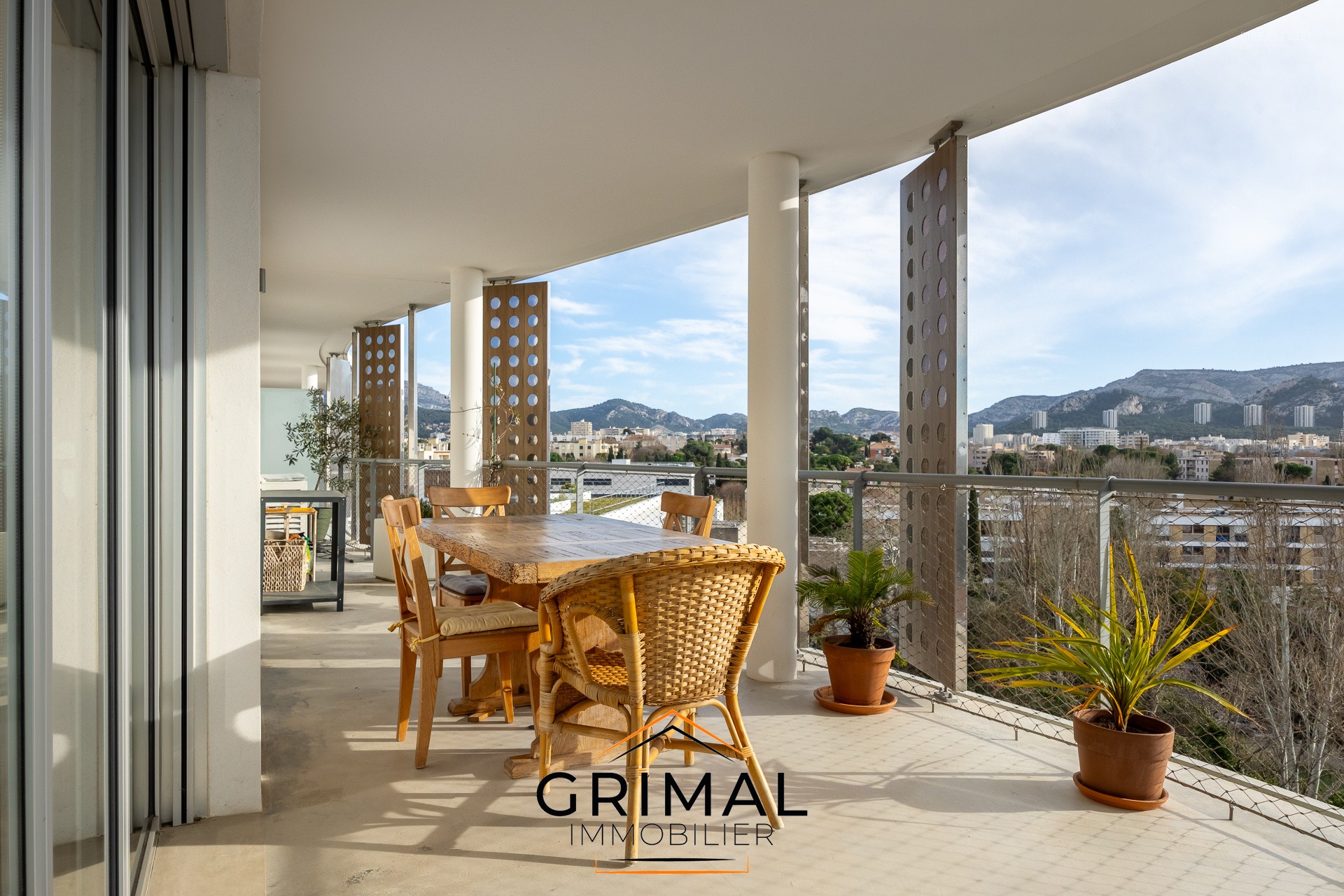 Appartement d’exception   Dernier étage   Terrasse 41 m2   Vue mer   13008 Marseille — photo 15