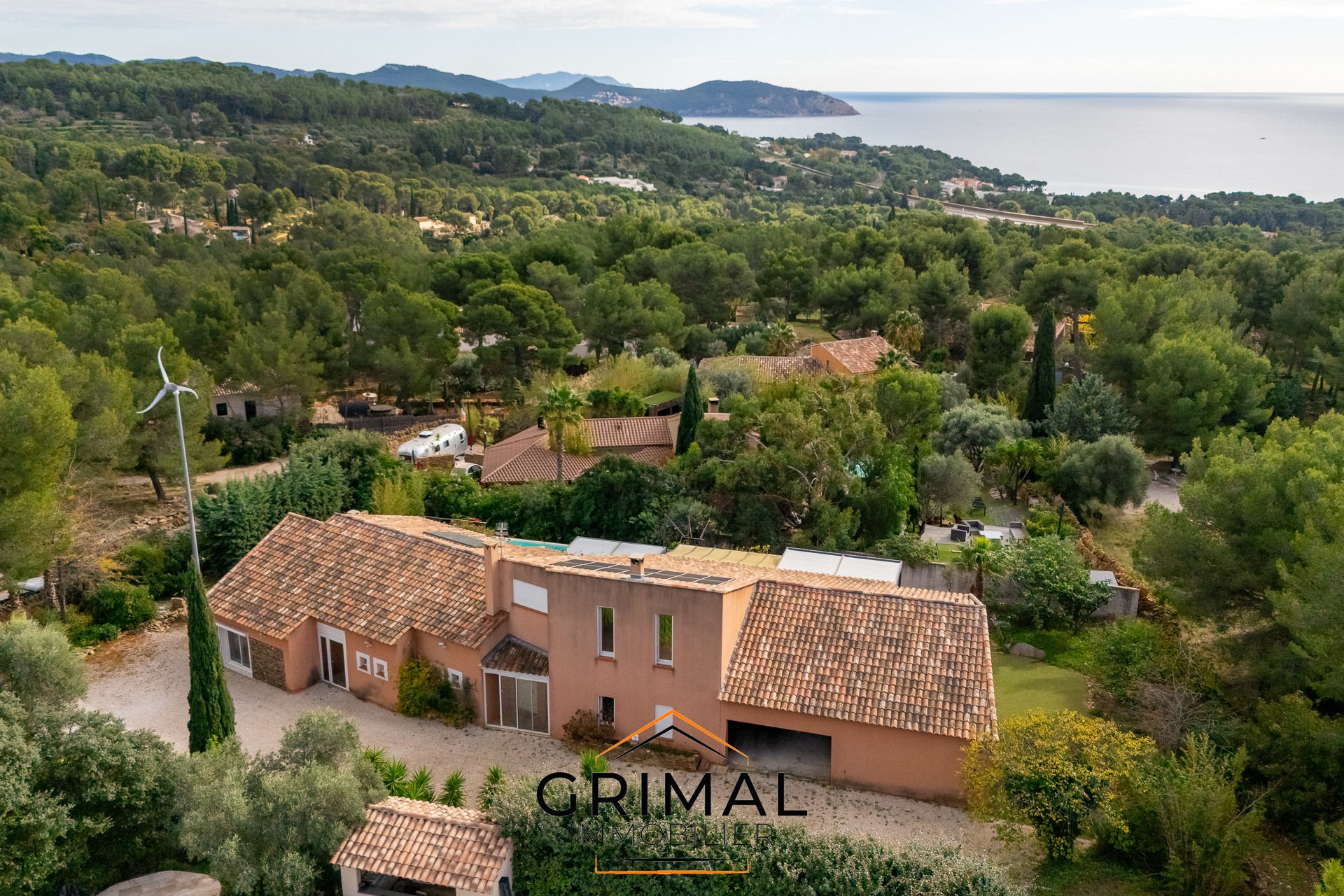 Villa contemporaine sur 10 000m2 de terrain - Clos Saint elois - La ciotat — photo 3
