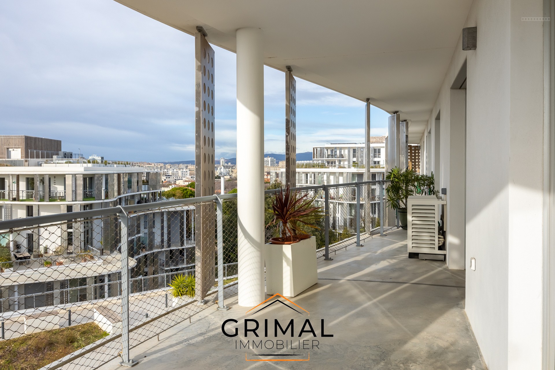 Appartement d’exception   Dernier étage   Terrasse 41 m2   Vue mer   13008 Marseille — photo 9