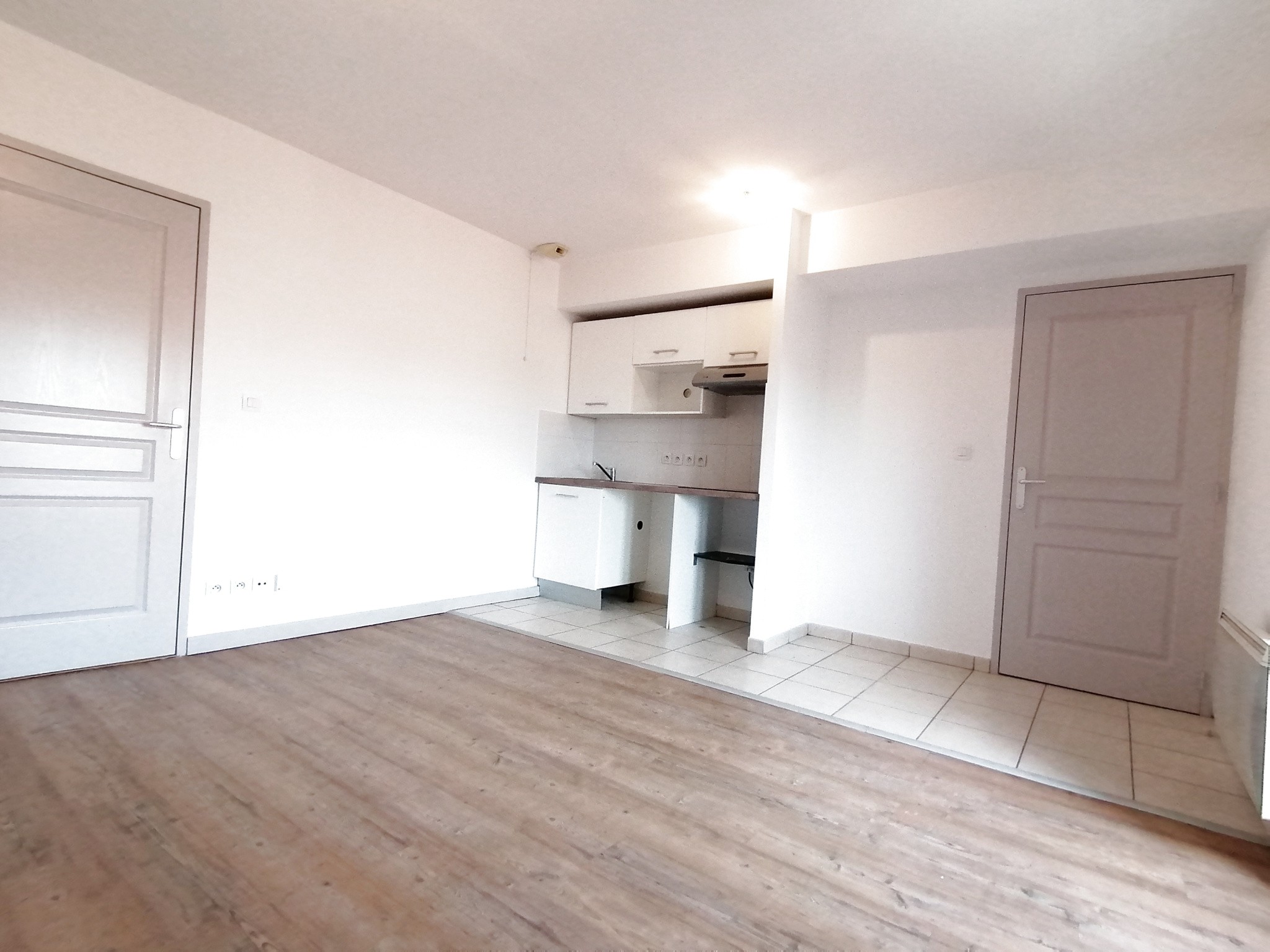 Appartement T2 sur Roquemaure — photo 2