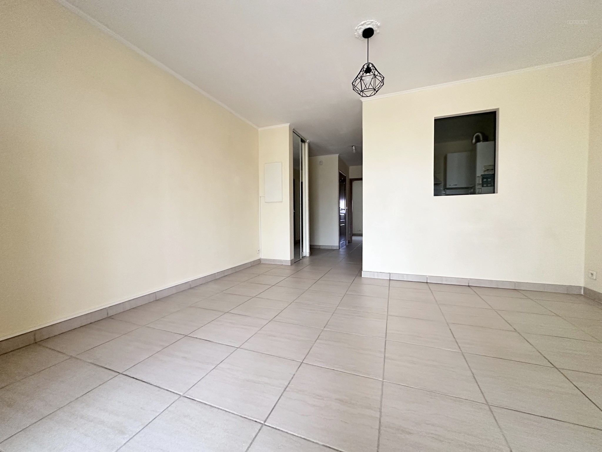 T2 résidence fermée avec TERRASSE fermée et PISCINE !!! — photo 3