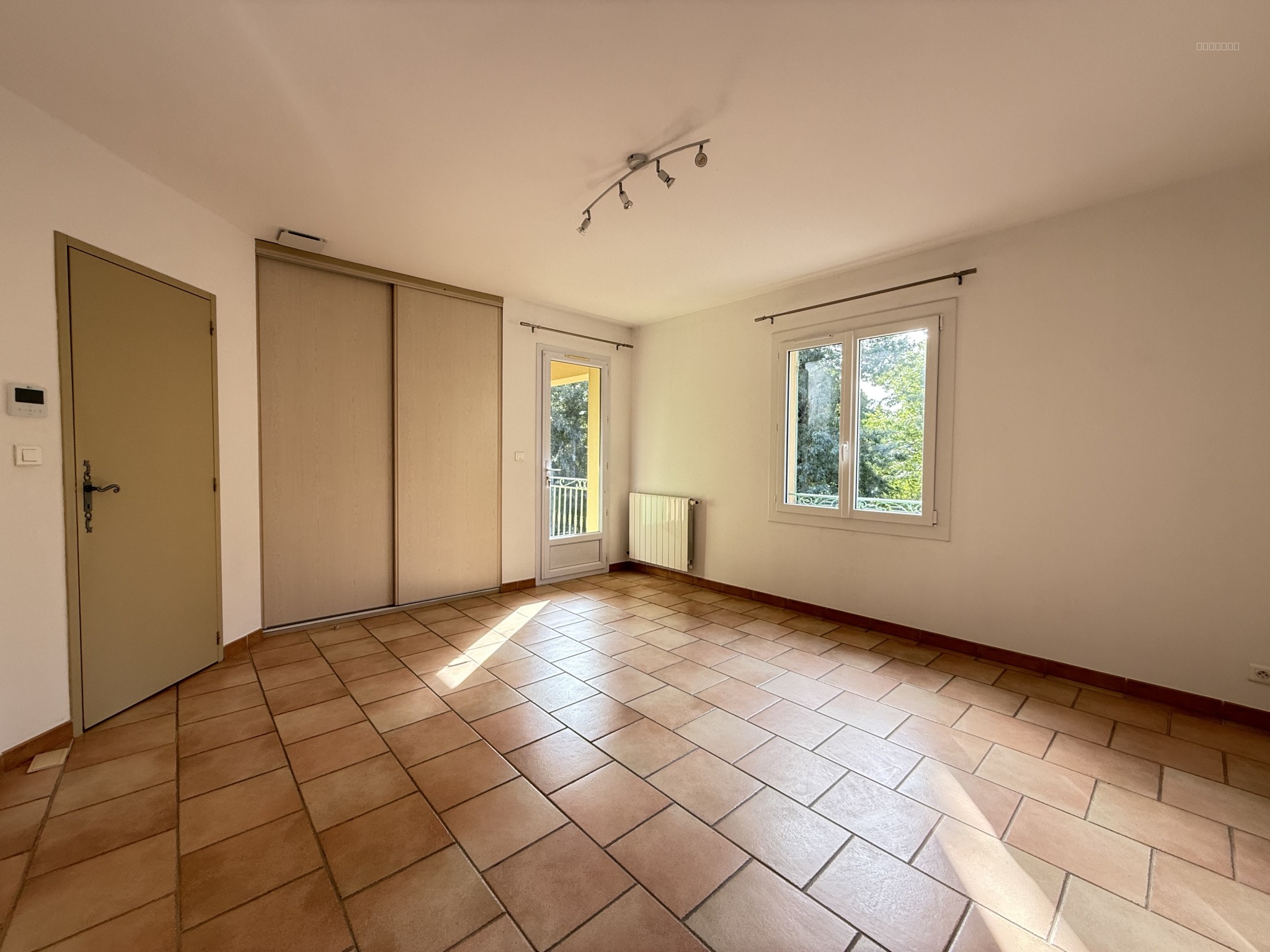 MAISON T5 EN R+1 AVEC GARAGE BALCONS ET JARDIN — photo 13
