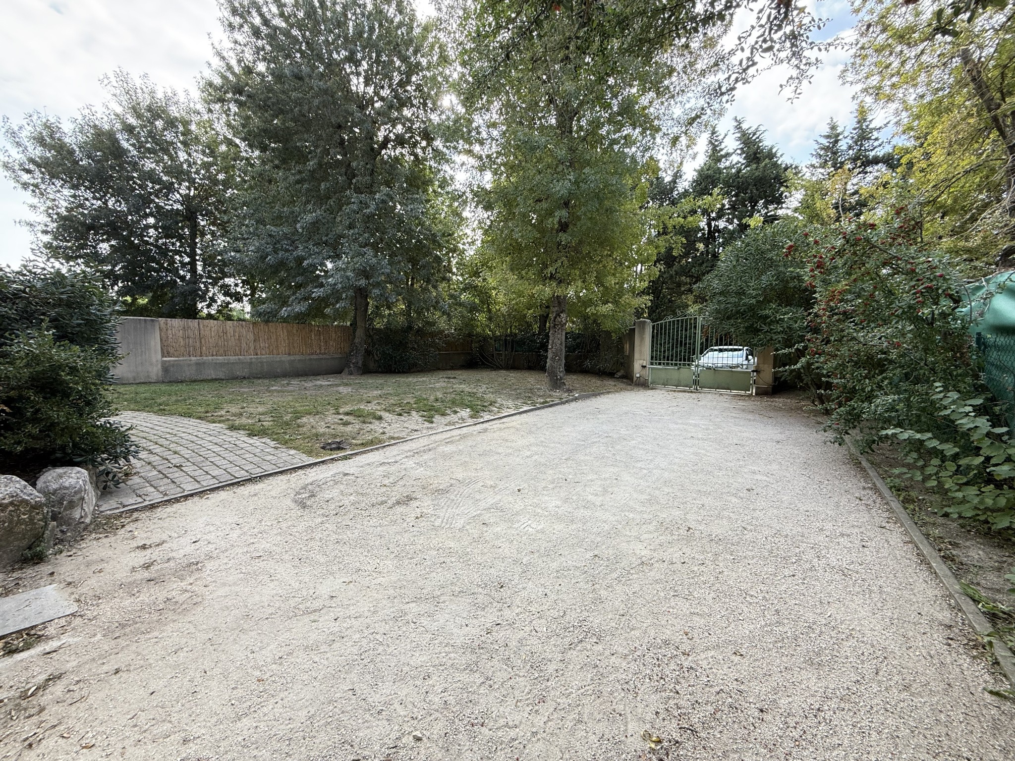 MAISON T5 EN R+1 AVEC GARAGE BALCONS ET JARDIN — photo 4