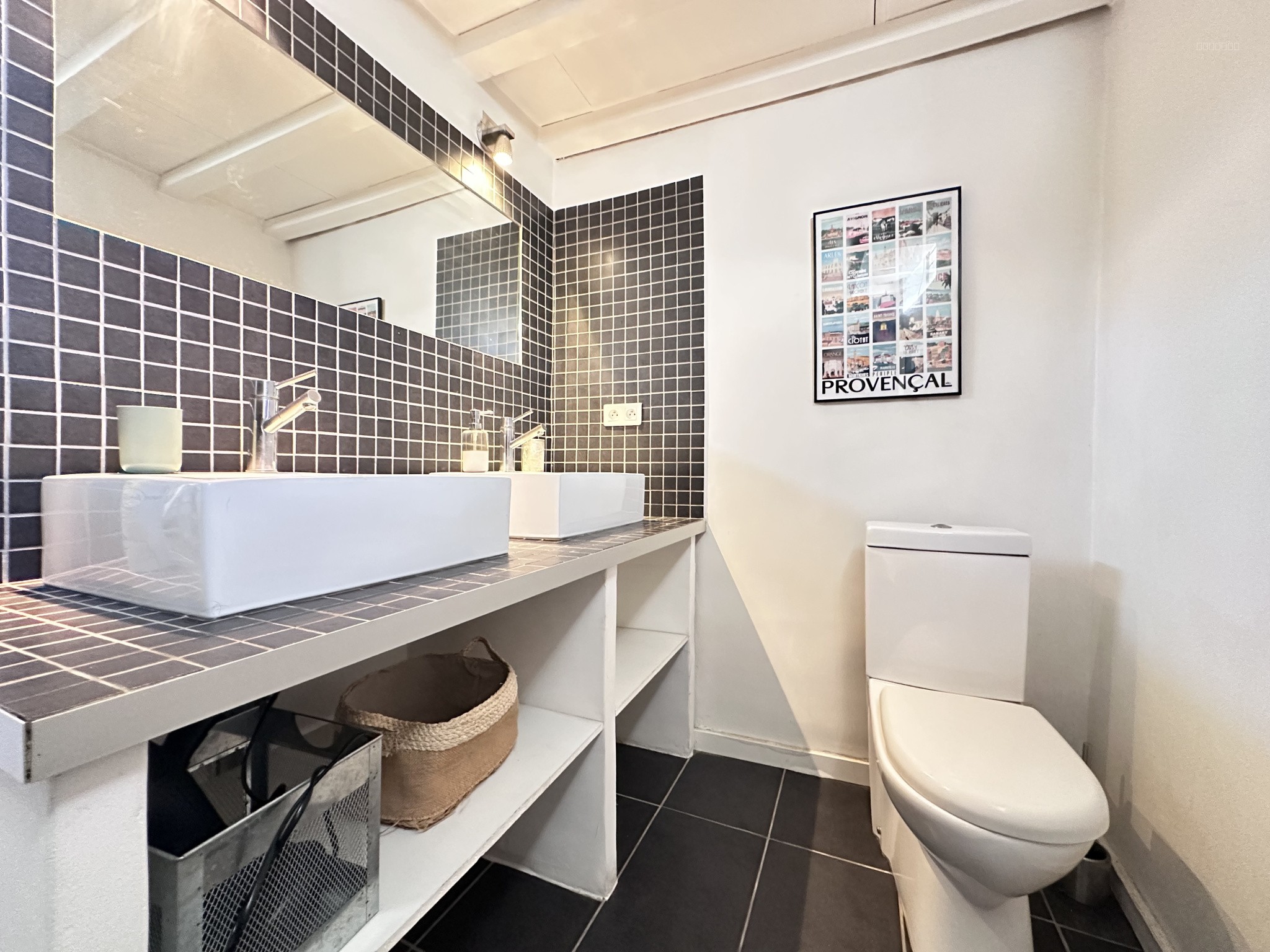 FRAIS D'AGENCE OFFERTS - CHARMANTE MAISON DE VILLE MEUBLE — photo 11