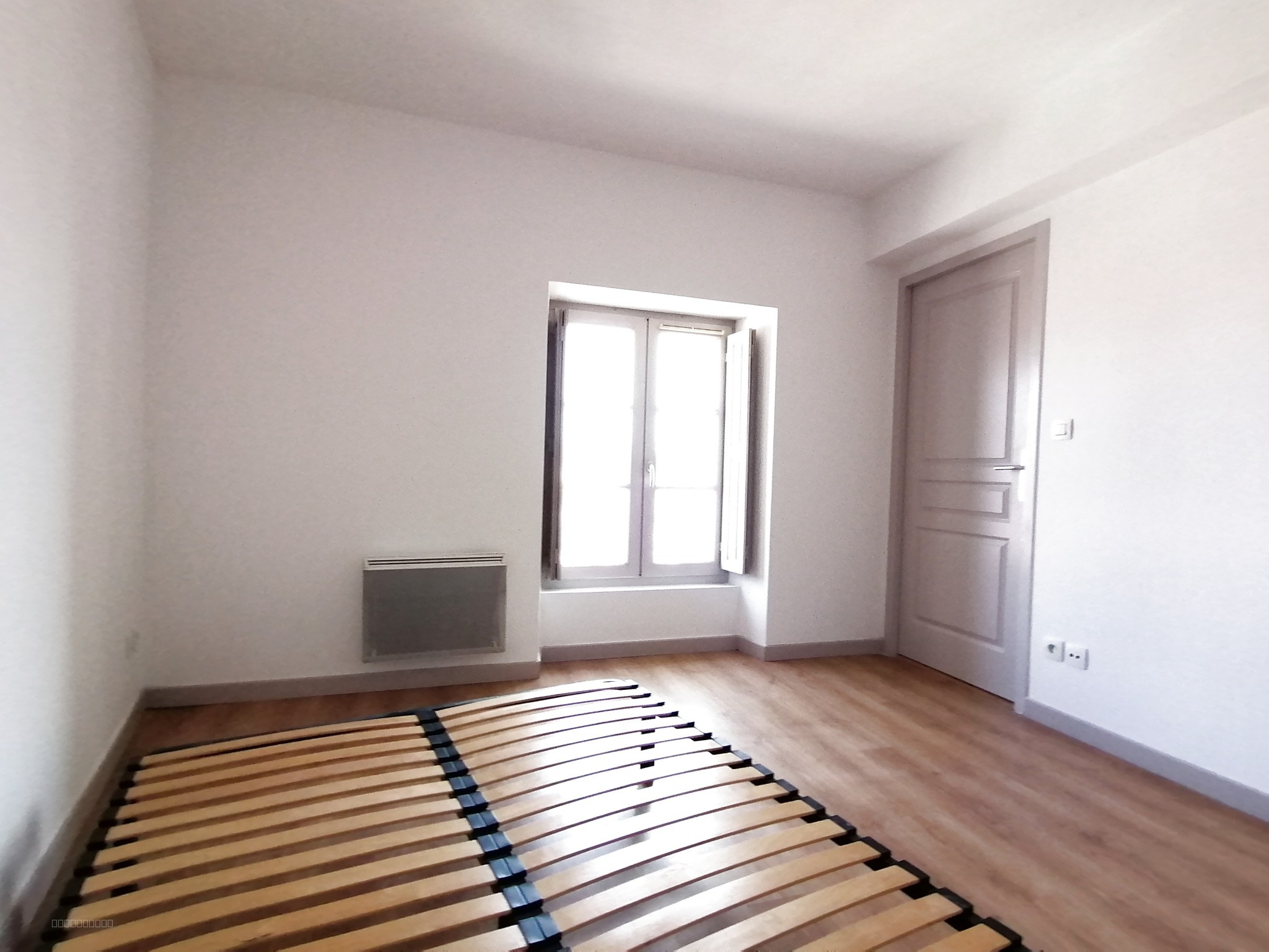 Appartement T2 sur Roquemaure — photo 4