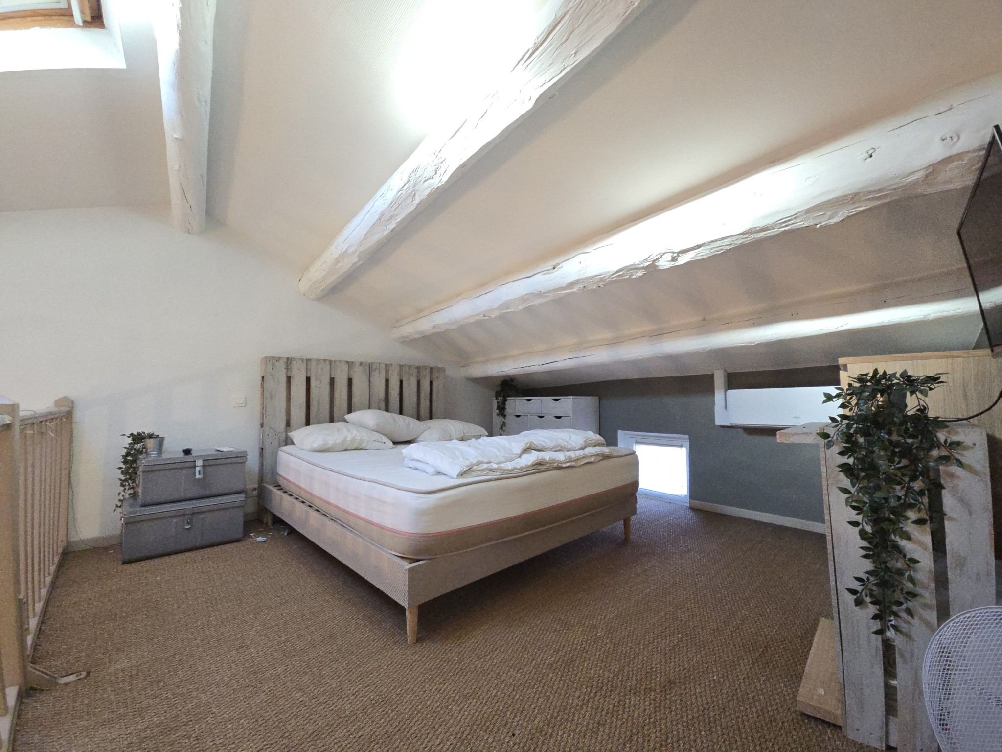 FRAIS D'AGENCE OFFERTS - CHARMANTE MAISON DE VILLE MEUBLE — photo 7