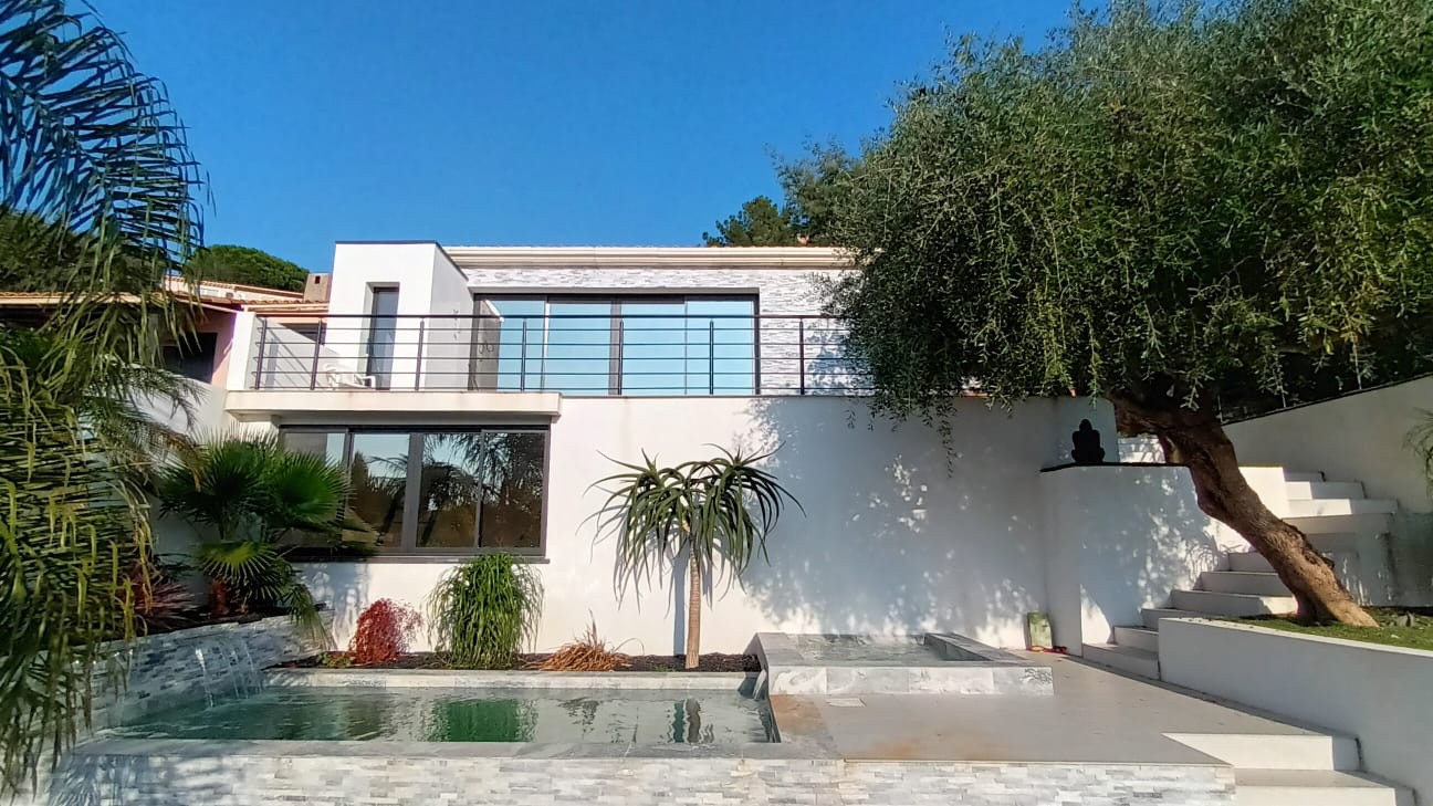 Villa rénovée - Lavandou -Vue panoramique - garage — photo 5