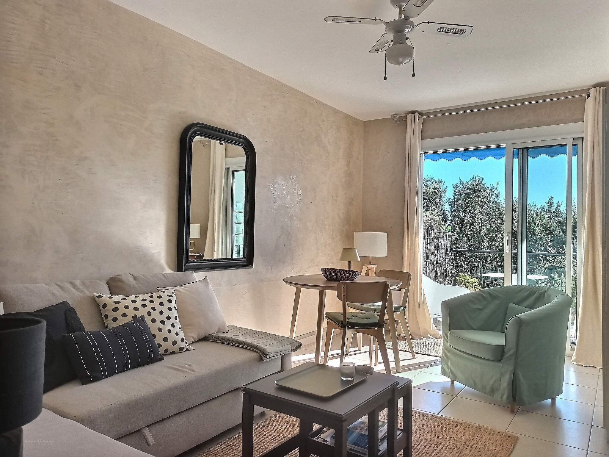 APPARTEMENT VUE MER AU LAVANDOU — photo 4