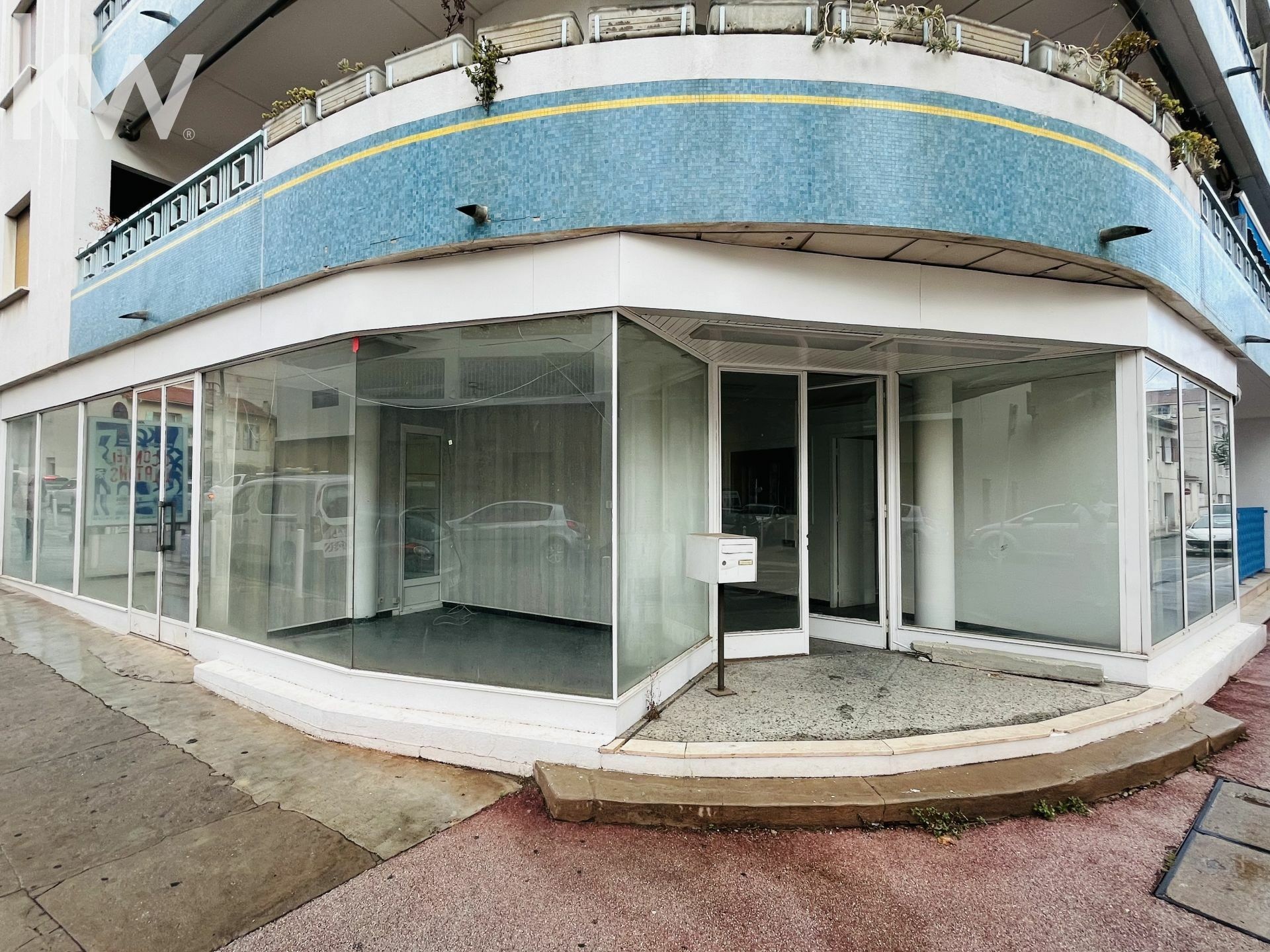 TOULON - EXCLUSIVITE - Local commercial 84m2- Belle Visibilité — photo 2