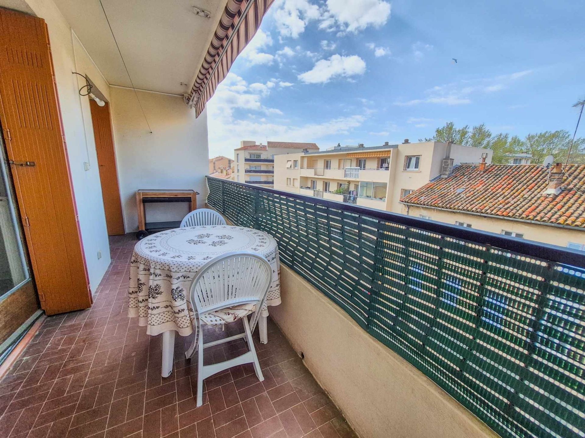 Appartement en dernier étage avec vue dégagée - Toulon — photo 2
