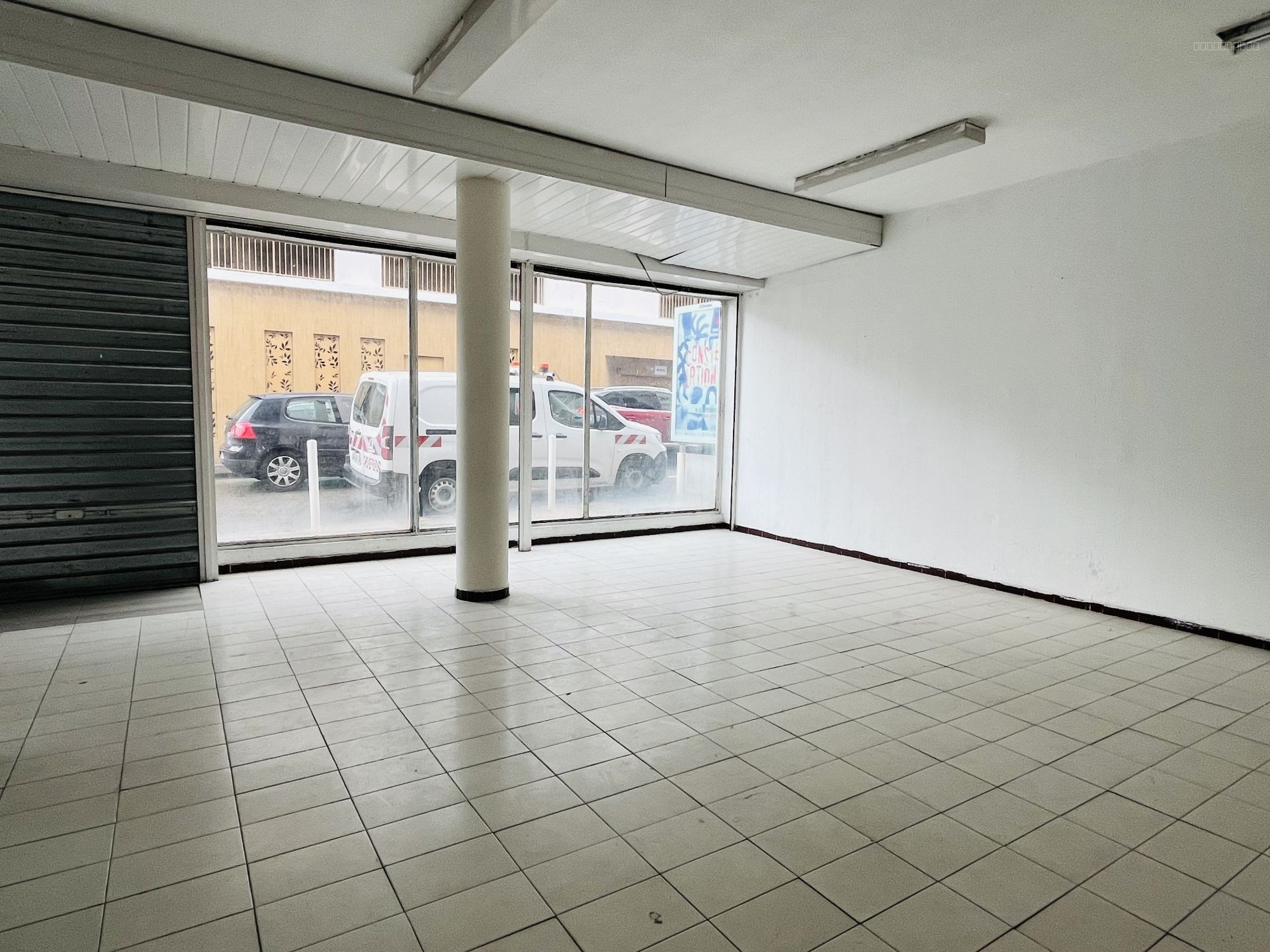 TOULON - EXCLUSIVITE - Local commercial 84m2- Belle Visibilité — photo 3