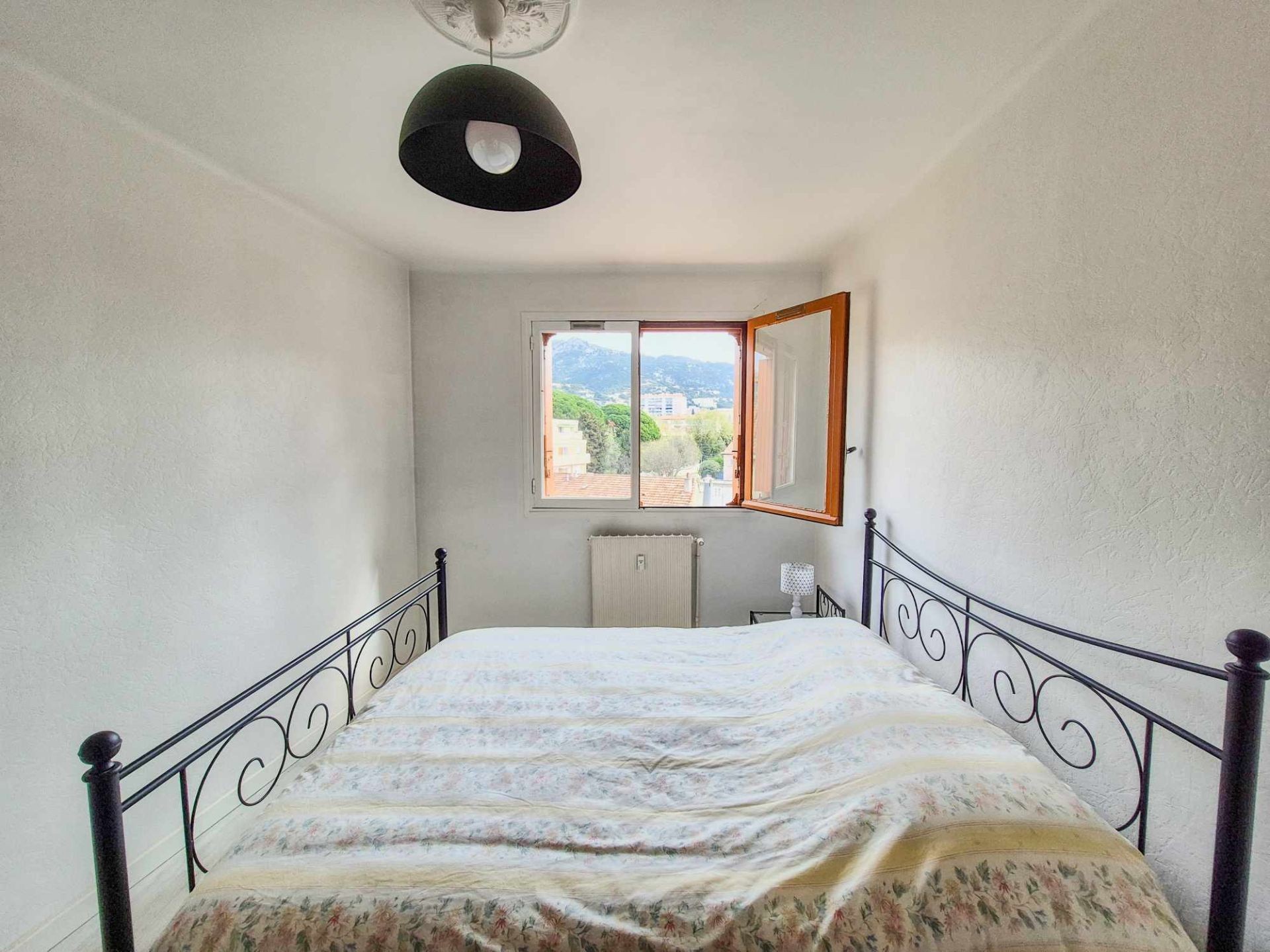 Appartement en dernier étage avec vue dégagée - Toulon — photo 7