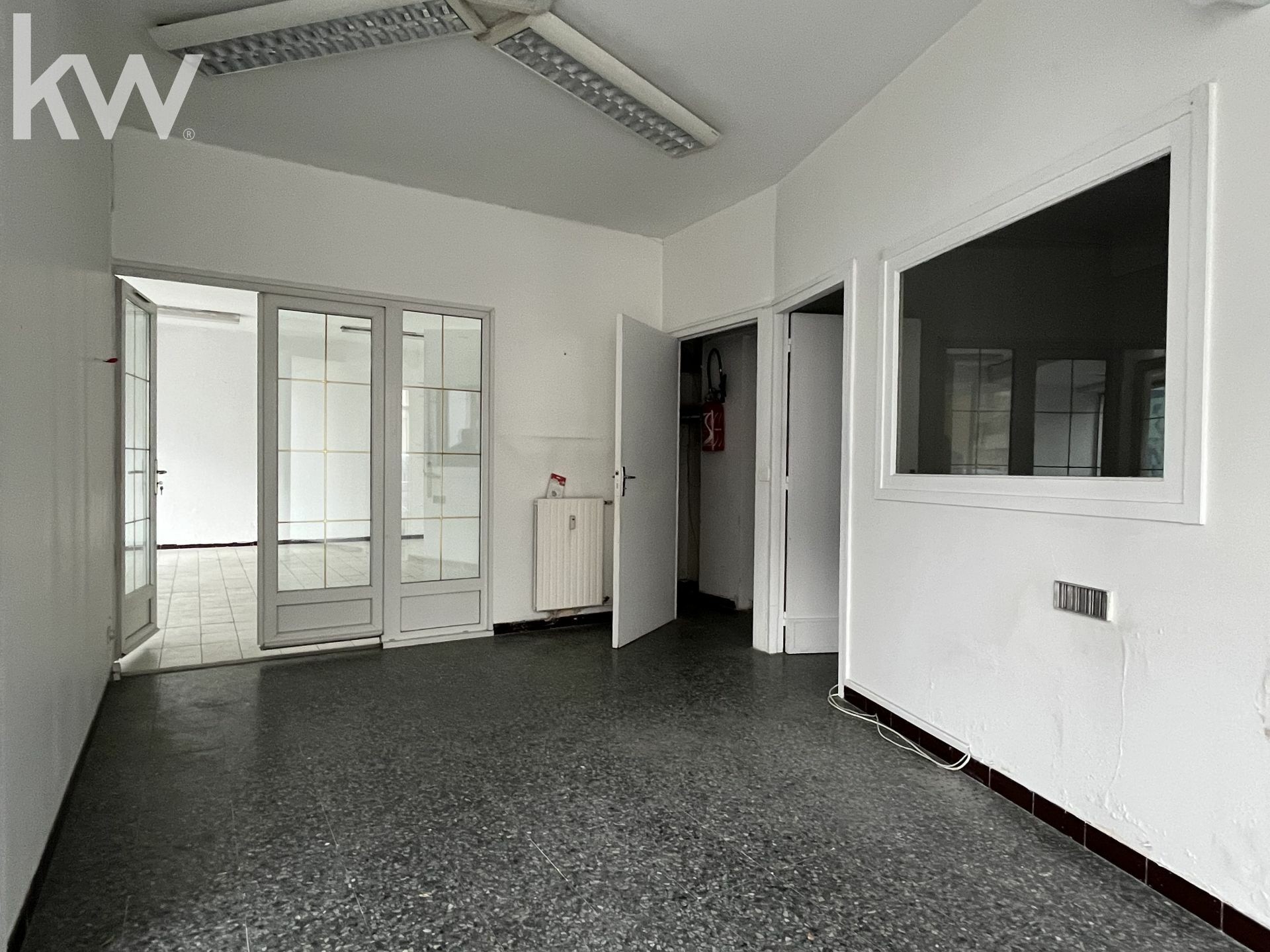 TOULON - EXCLUSIVITE - Local commercial 84m2- Belle Visibilité — photo 10