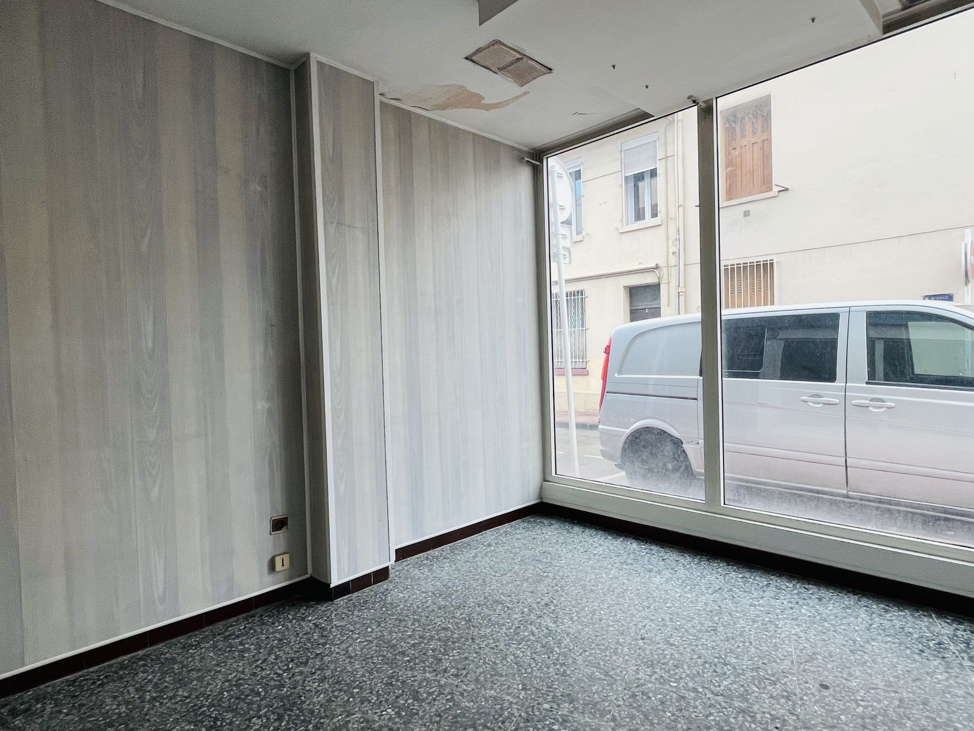 TOULON - EXCLUSIVITE - Local commercial 84m2- Belle Visibilité — photo 5