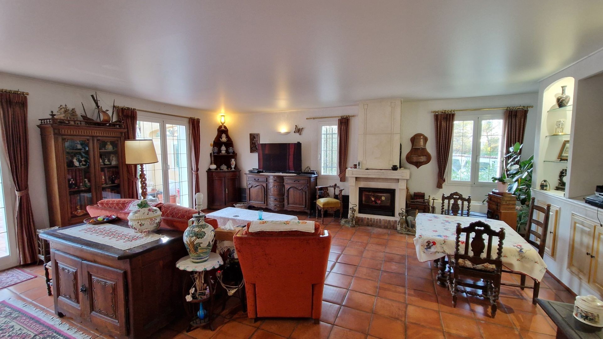 Villa Provençale 9 P / 6 Ch (SH 218 m2) au CANNET DES MAURES — photo 3