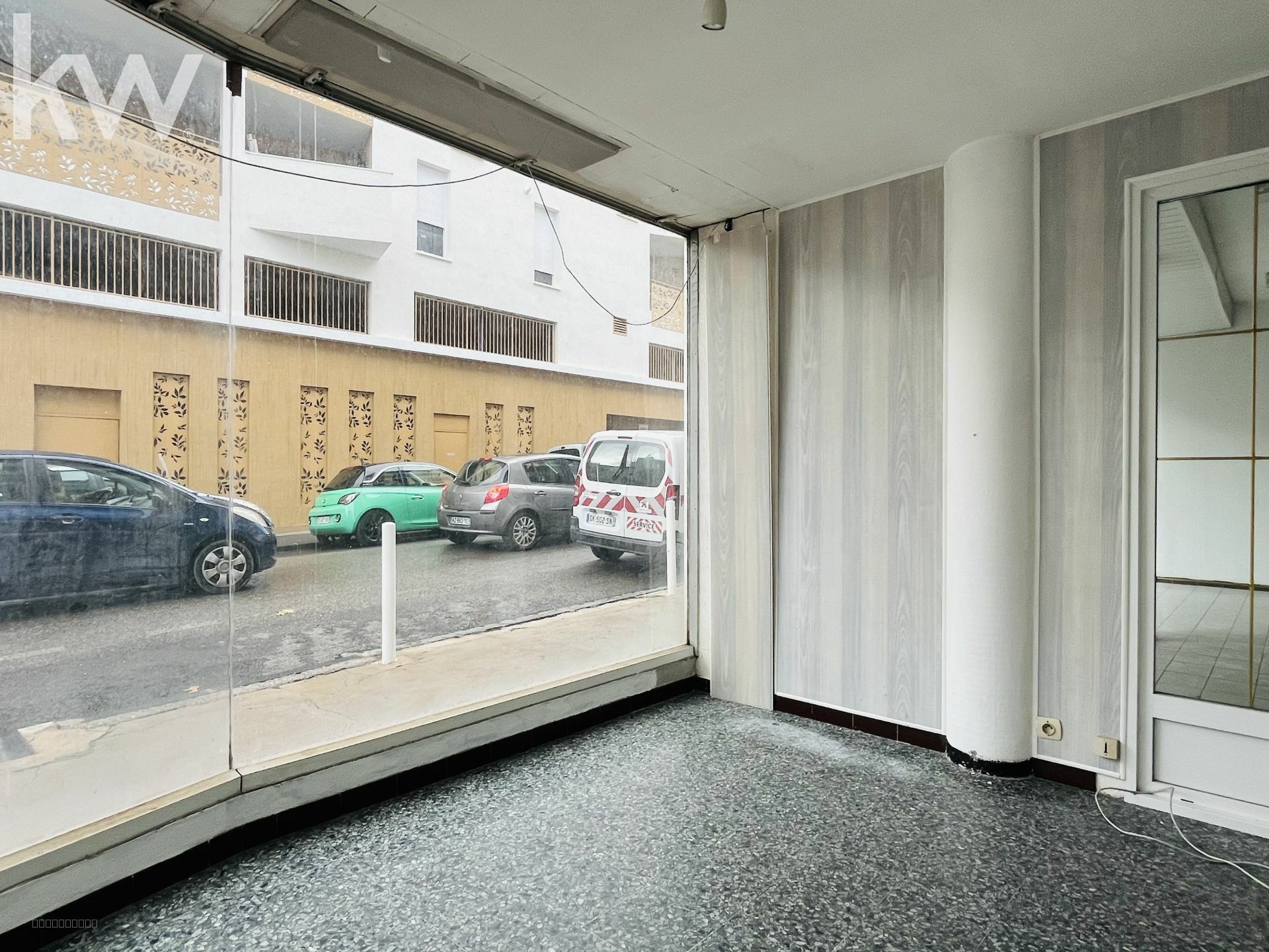 TOULON - EXCLUSIVITE - Local commercial 84m2- Belle Visibilité — photo 8