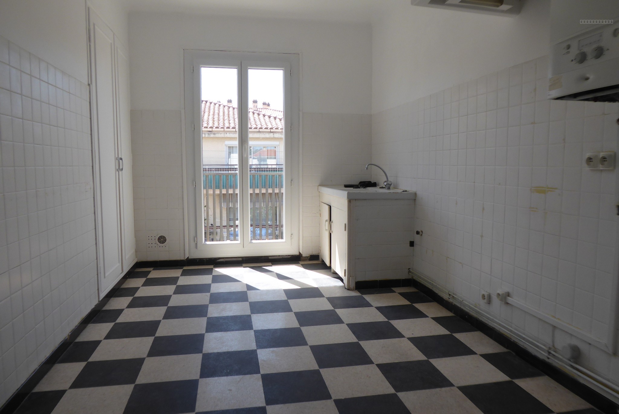 Perpignan : appartement premier étage T3 + parking et cave — photo 7