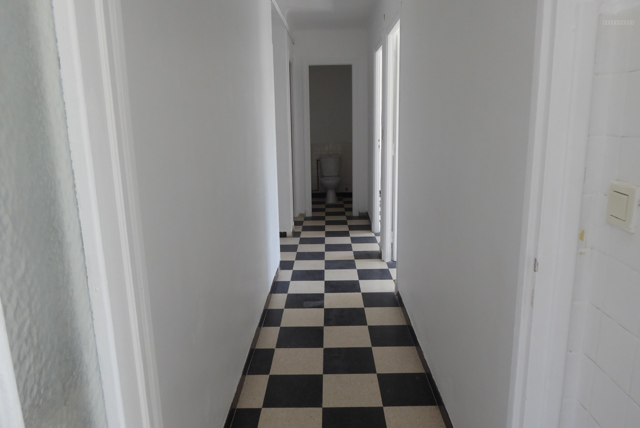 Perpignan : appartement premier étage T3 + parking et cave — photo 5