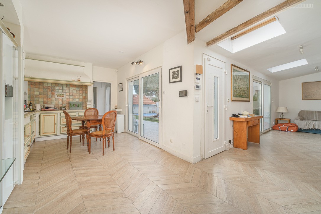 A 350m MER/Plage, CALME, MAISON 200m2, 5 chbres + Studio, JARDIN, PISCINE et PKGS — photo 7