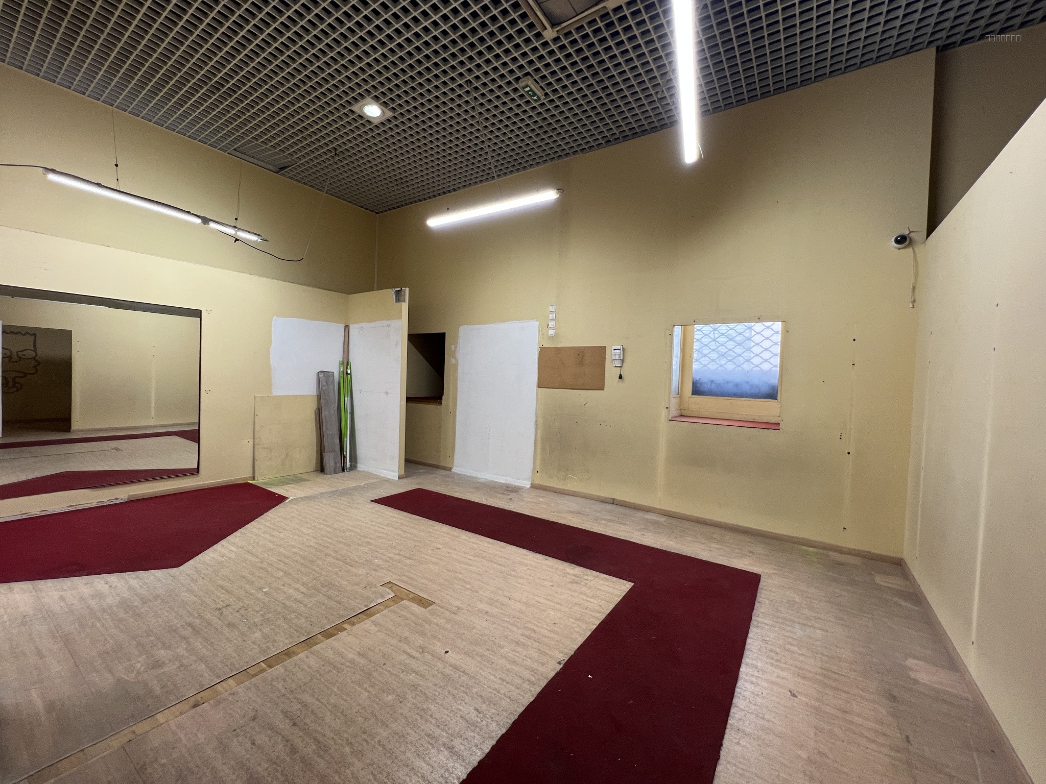 LOCAL COMMERCIAL, rue de ROME 125m2 + 114m2 de caves et possibilité d'un niveau supl. — photo 3