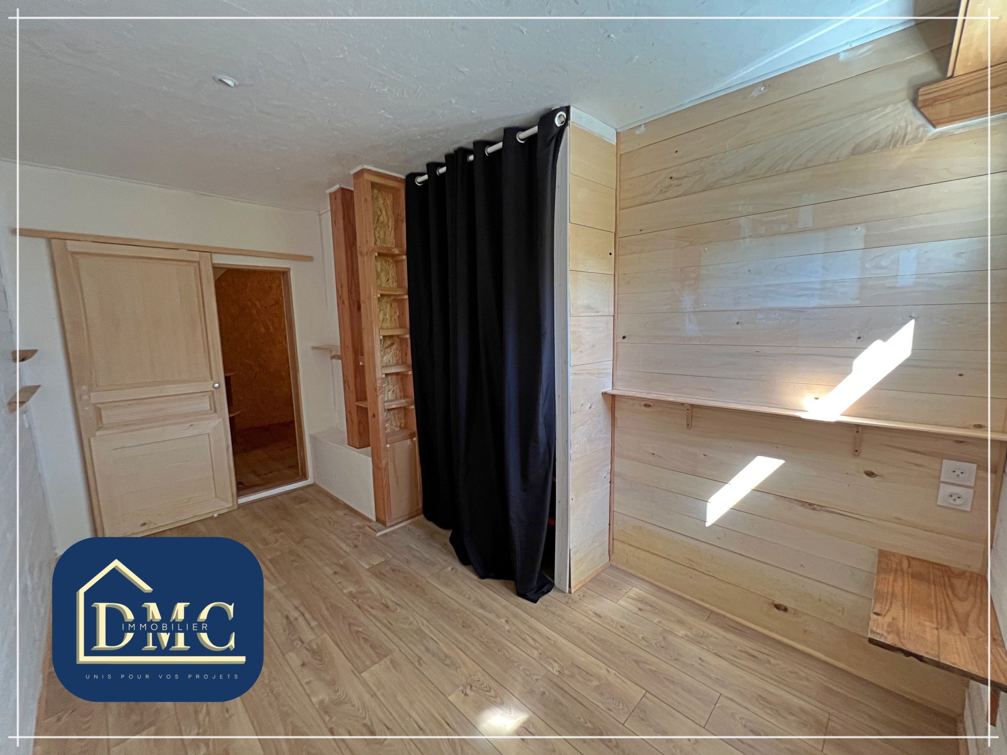 EXCLUSIVITÉ ! Charmante maison atypique T5 en structure bois avec jardin arboré   Année 2012 — photo 17