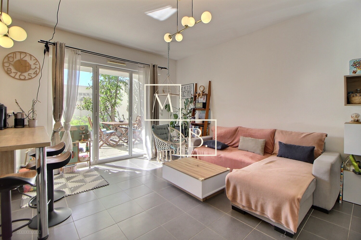 OVALIE, Appartement duplex T4 de 91m2 rez-de-jardin, terrasse et parking privatif en sous-sol. — photo 4