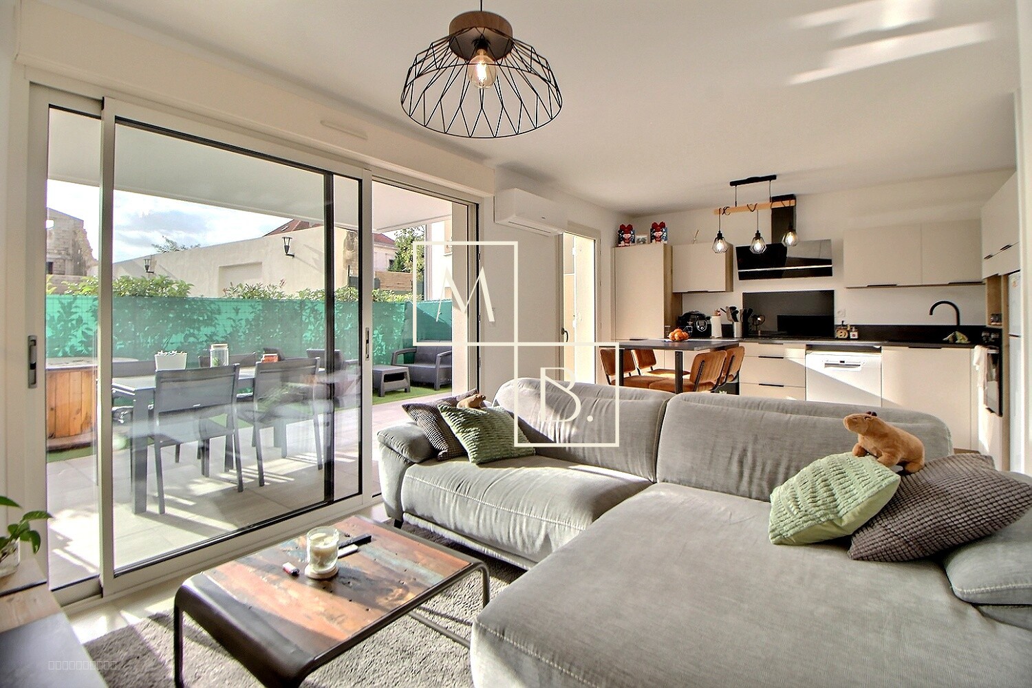 Rez-de-jardin, T2 de 44m2 avec terrasse + garage — photo 2