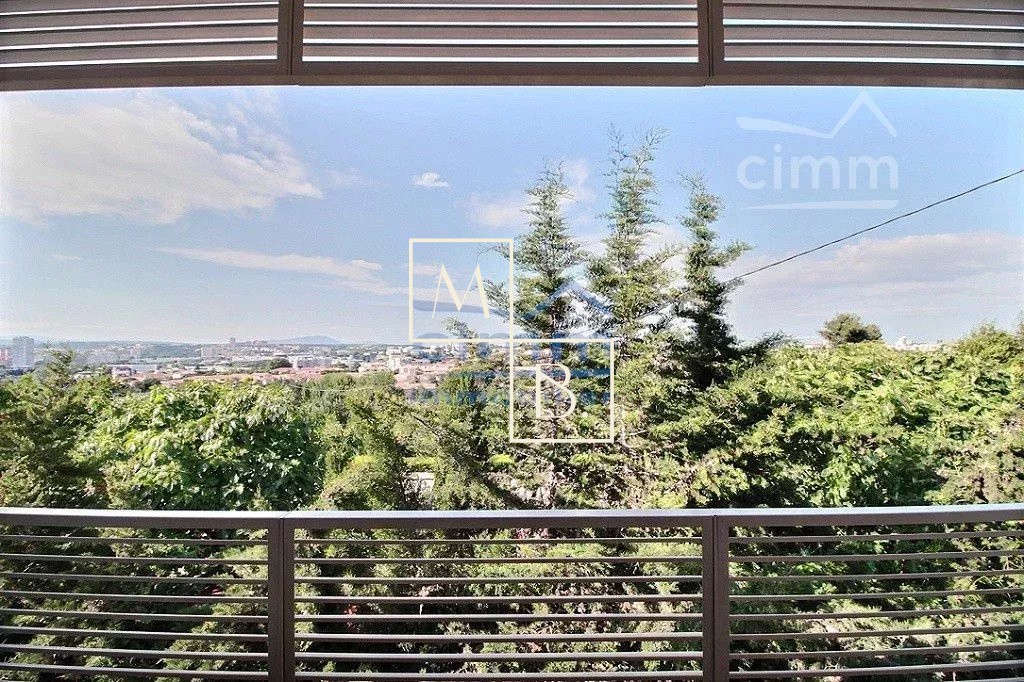 La Martelle, T2 de 40m2 avec terrasse et parking — photo 9
