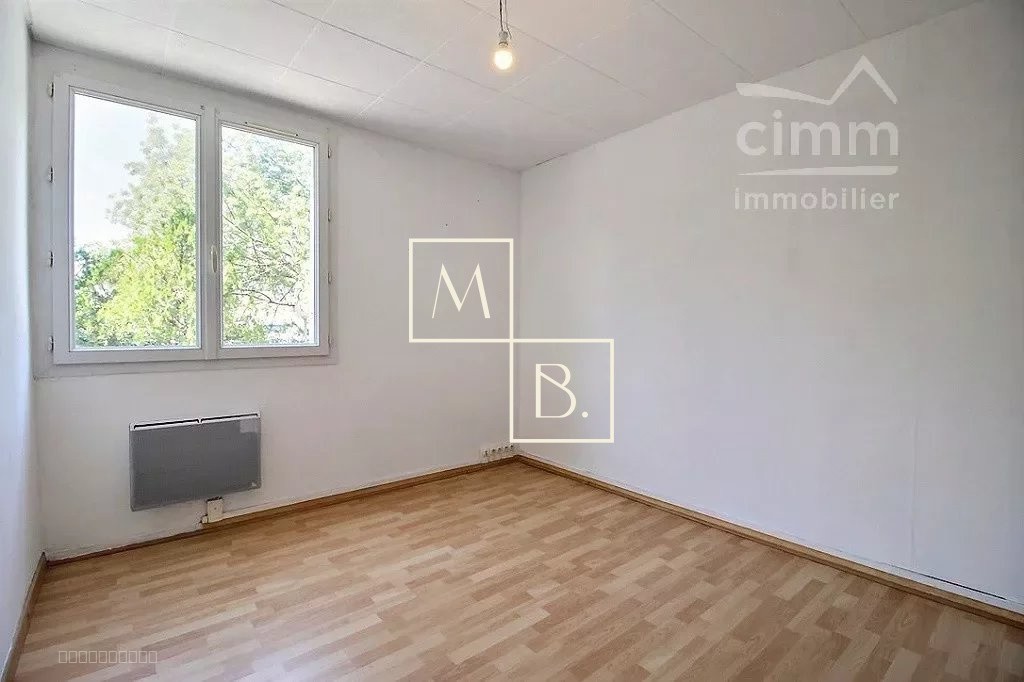 Estanove, T3 66m2 + balcon + garage — photo 4