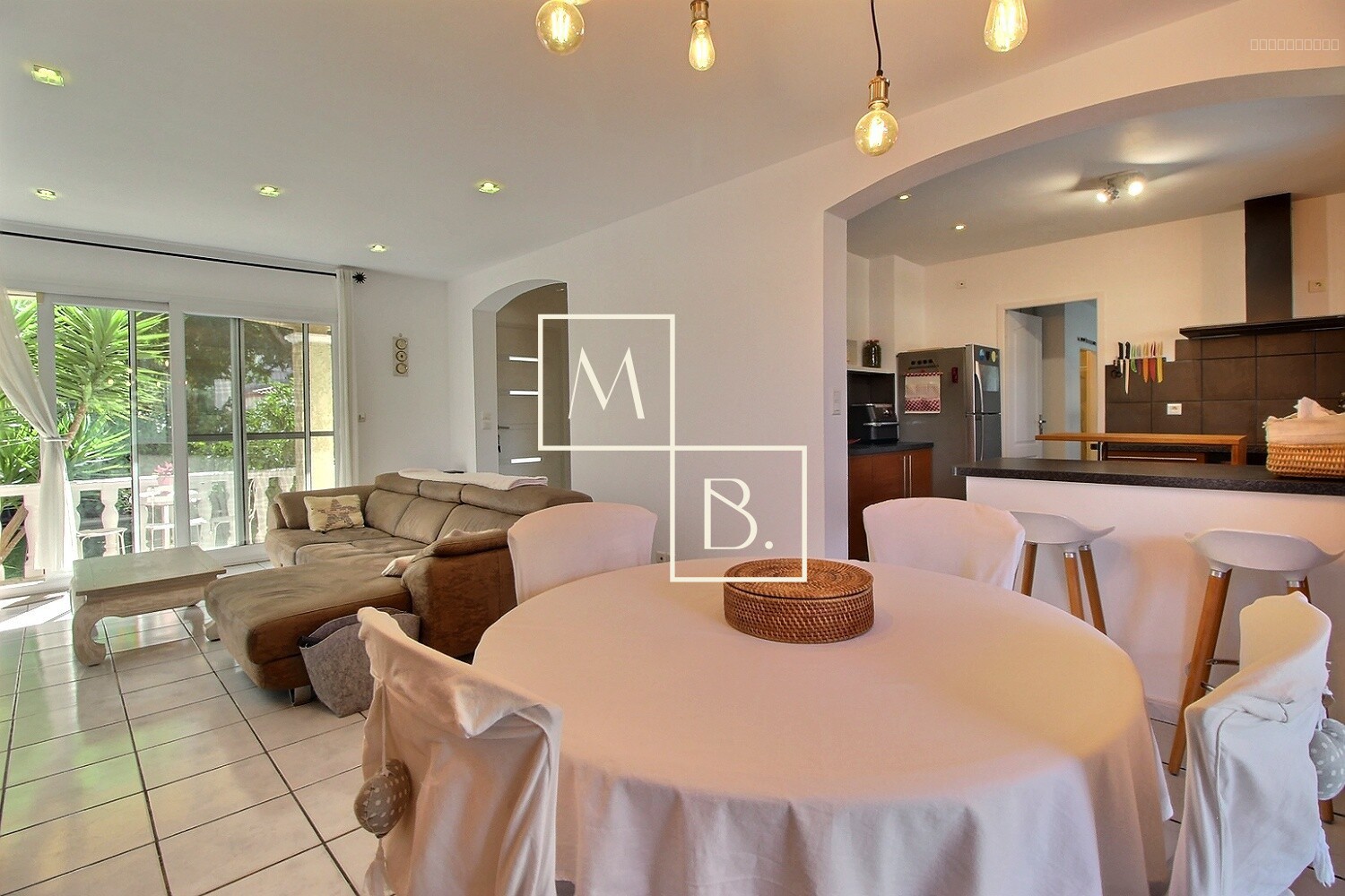 Montpellier, Ovalie / Bagatelle, Maison 5 pièces de 100 m2 avec 4 chambres, garage et jardin avec piscine — photo 11