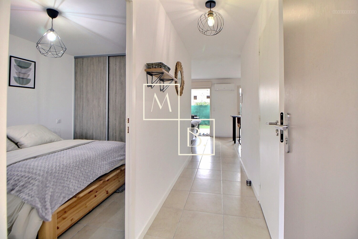 Rez-de-jardin, T2 de 44m2 avec terrasse + garage — photo 5