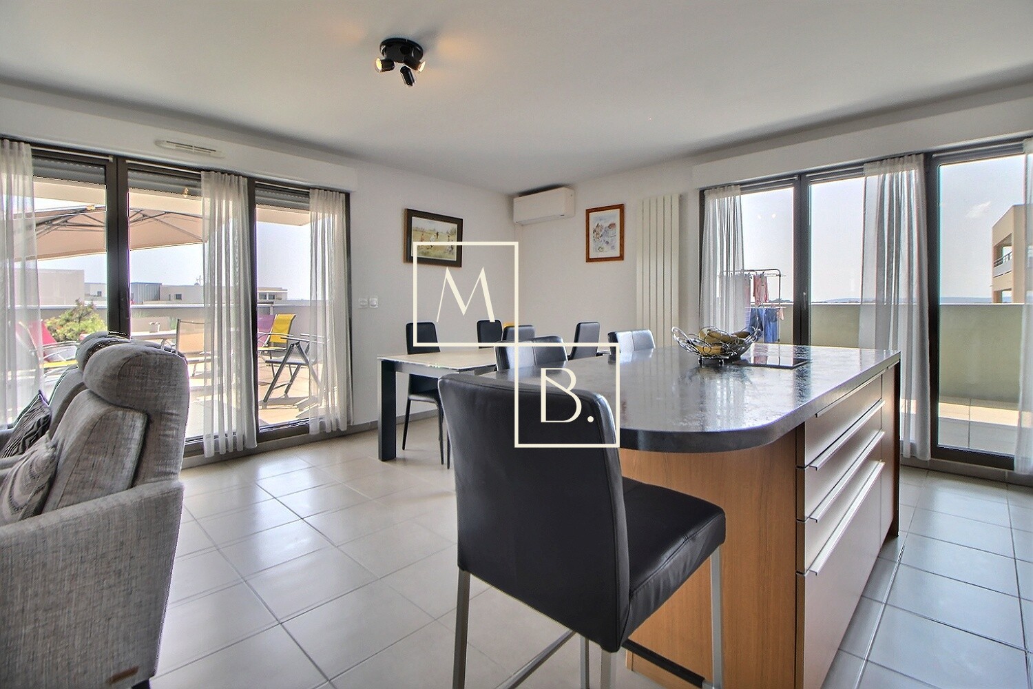 Montpellier, OVALIE, Appartement toit terrasse 4 pièces de 91m2 avec terrasses et 2 parkings — photo 4