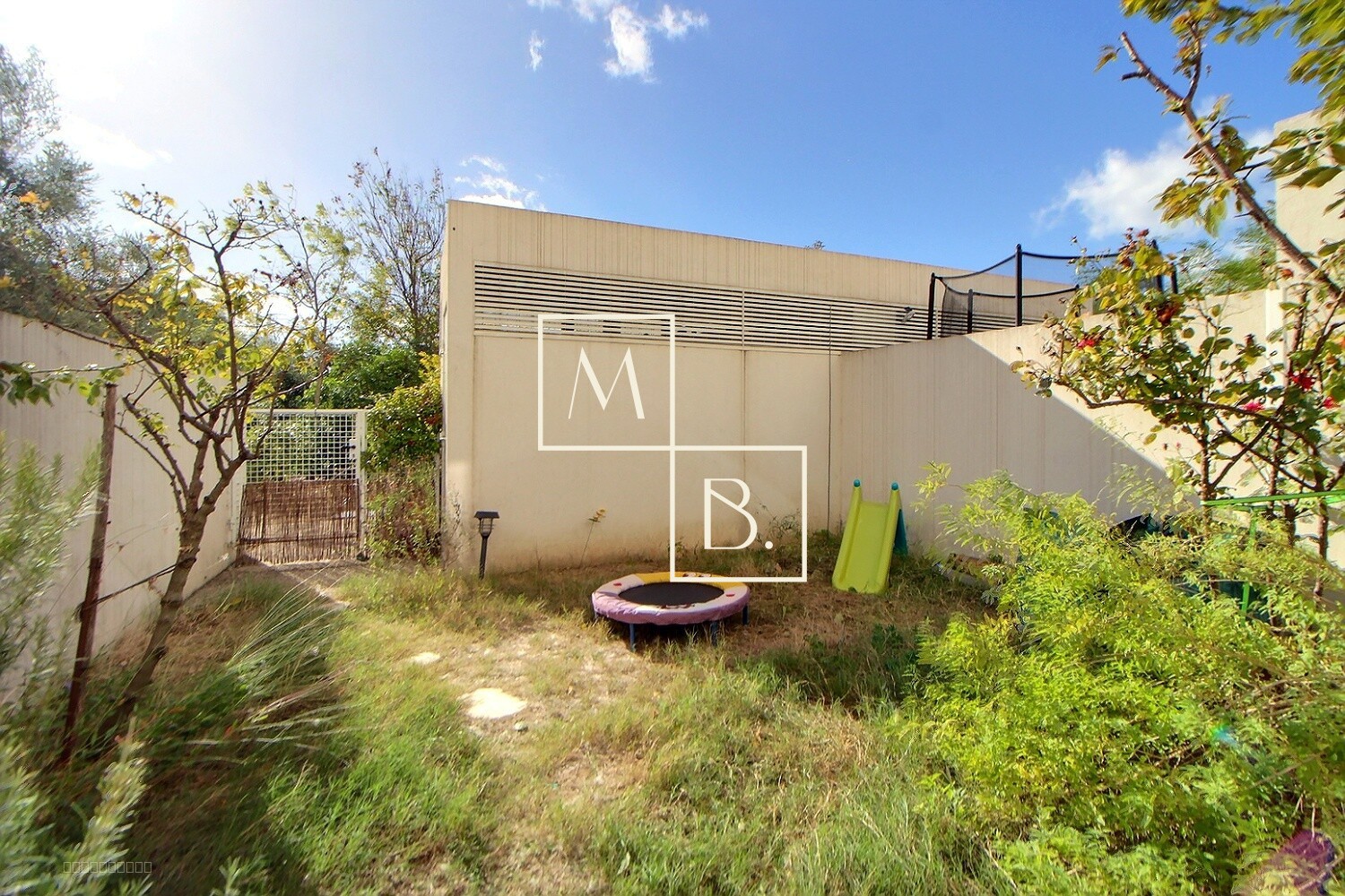 OVALIE, Appartement duplex T4 de 91m2 rez-de-jardin, terrasse et parking privatif en sous-sol. — photo 6